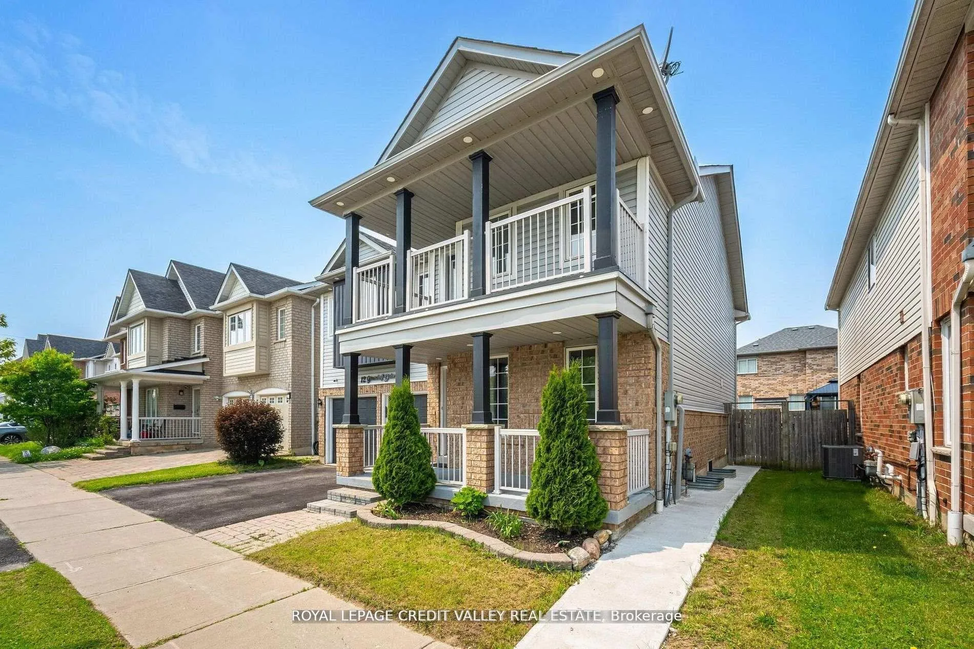Photo 4 of 12 Greenhalf Drive, Ajax, South East — HOMEH