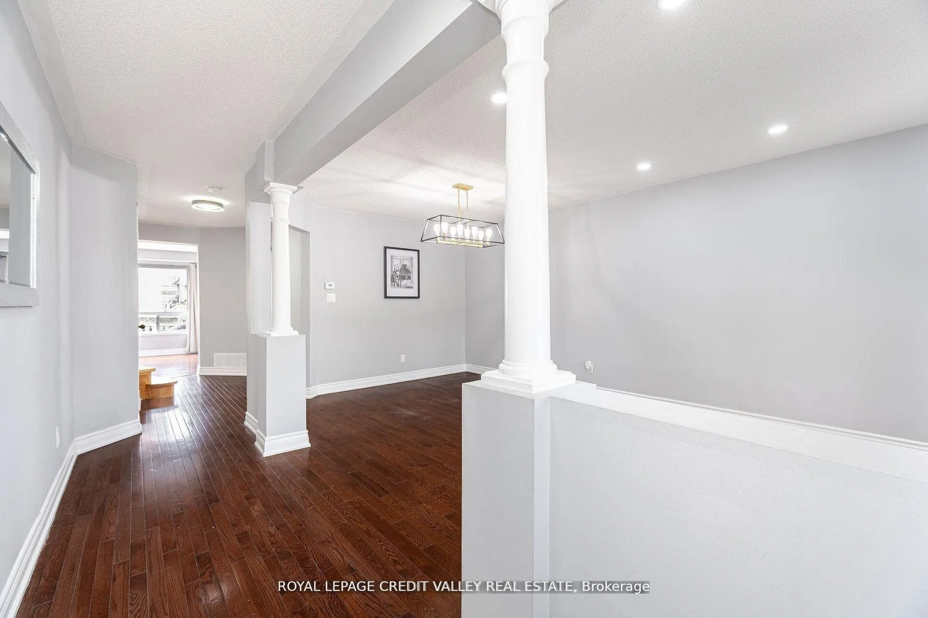 Photo 7 of 12 Greenhalf Drive, Ajax, South East — HOMEH