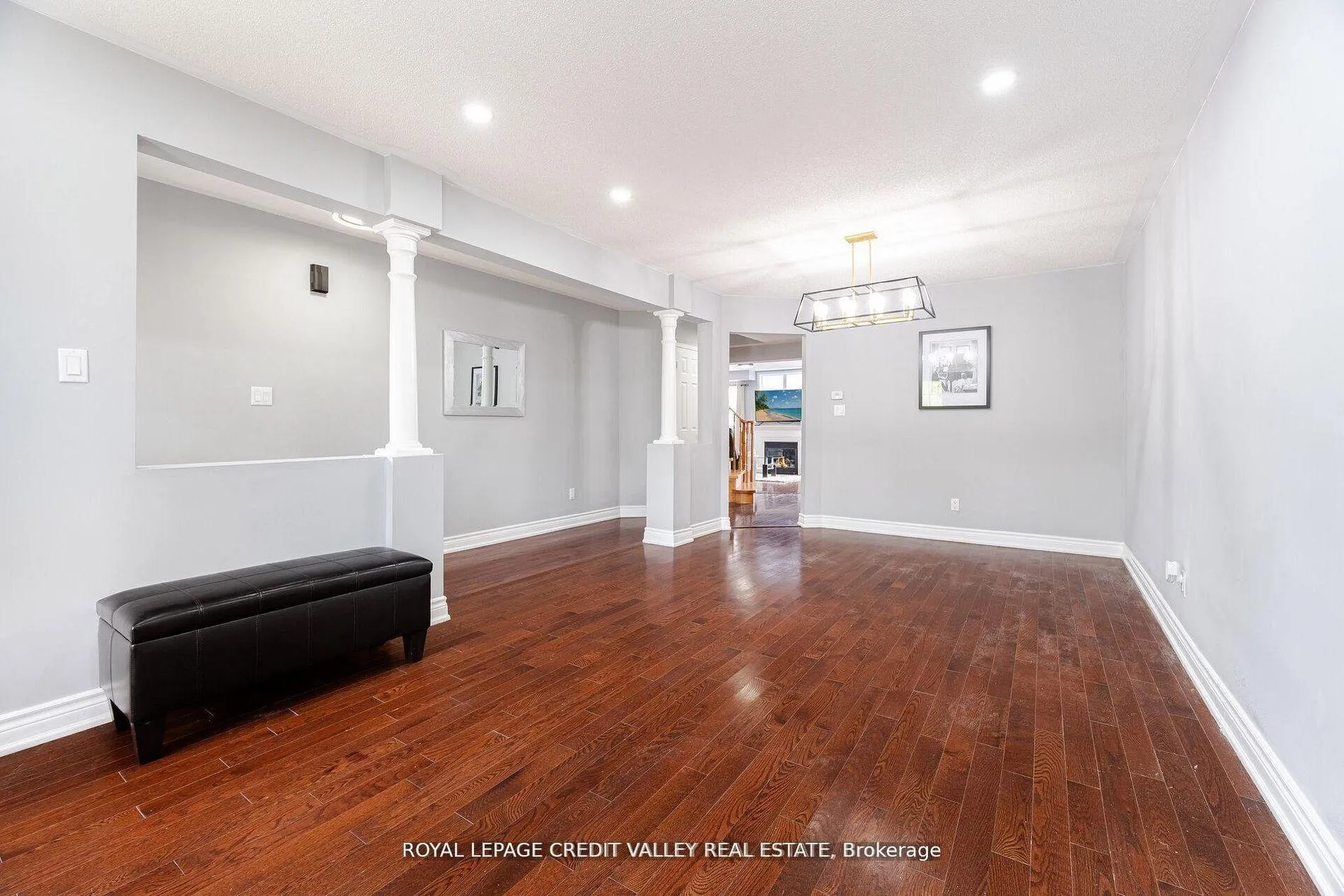 Photo 10 of 12 Greenhalf Drive, Ajax, South East — HOMEH