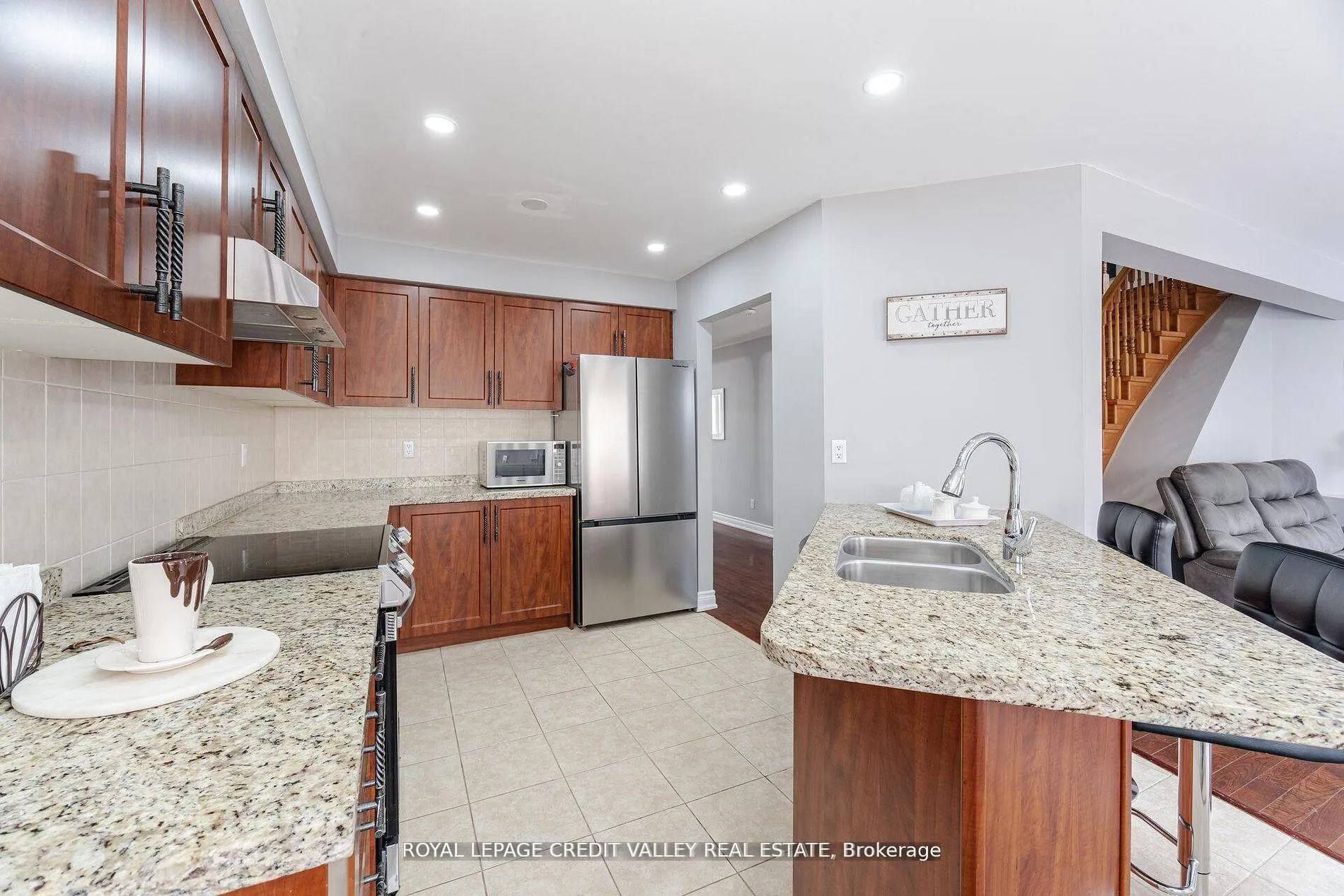 Photo 15 of 12 Greenhalf Drive, Ajax, South East — HOMEH