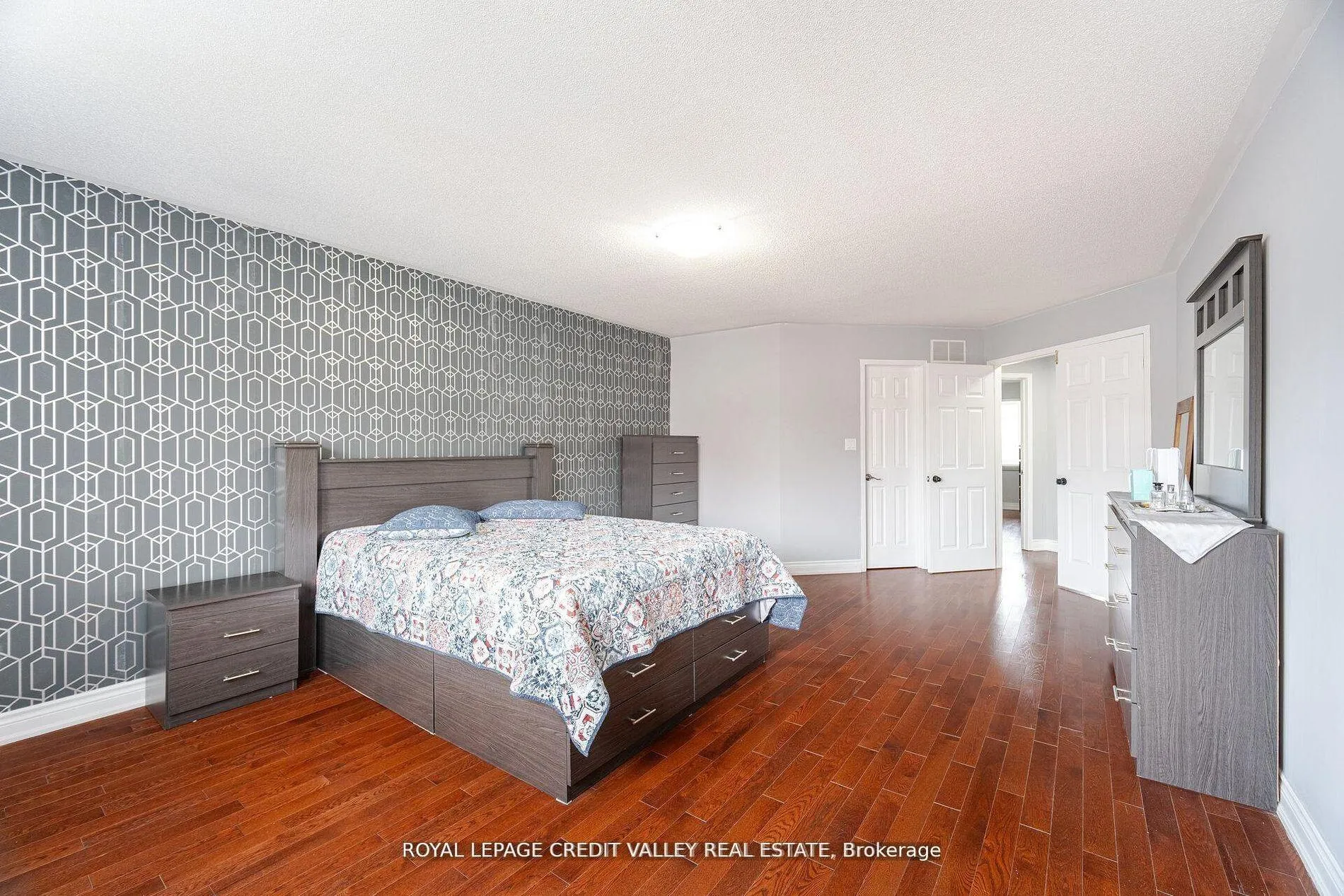 Photo 23 of 12 Greenhalf Drive, Ajax, South East — HOMEH