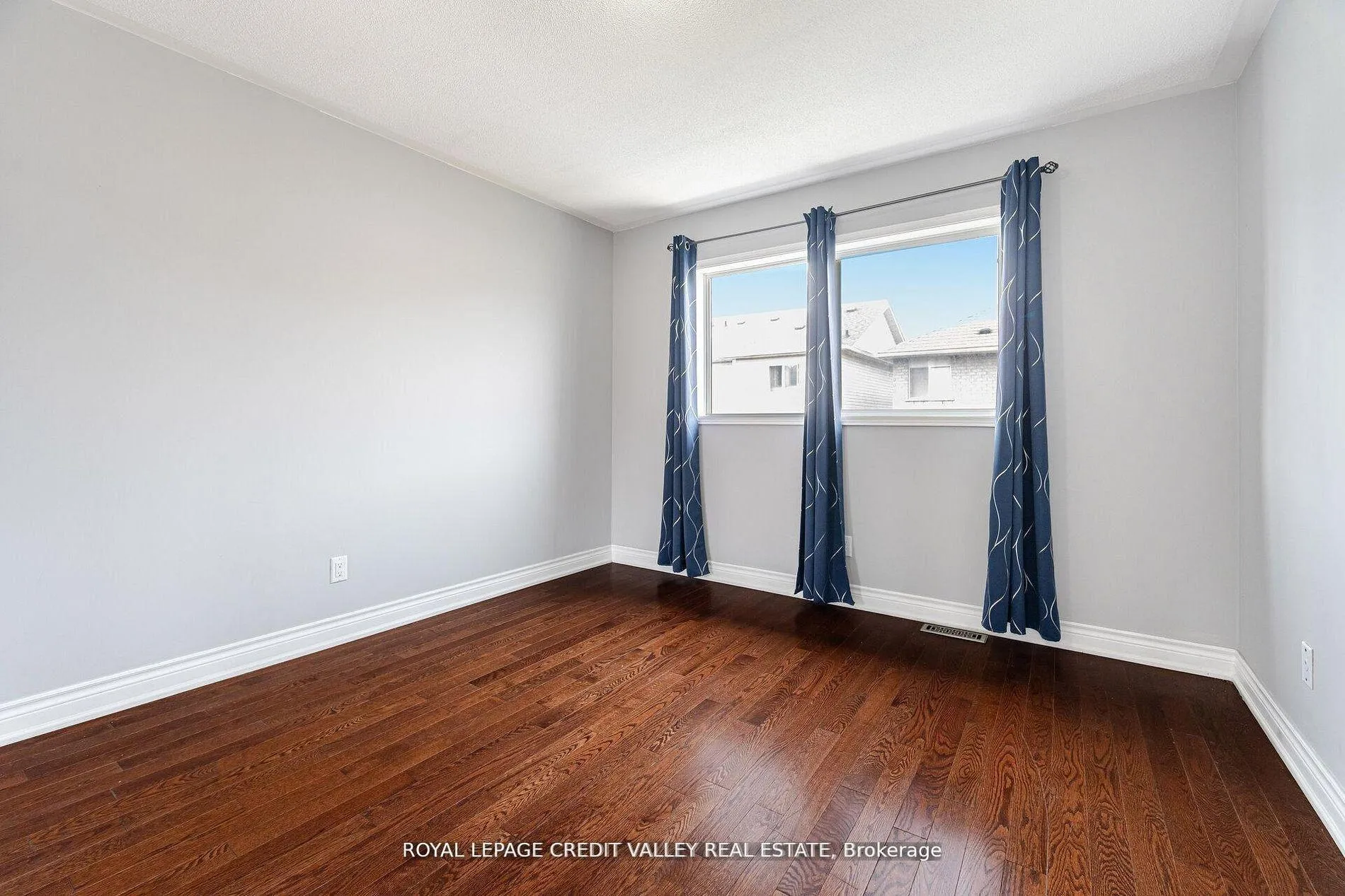 Photo 31 of 12 Greenhalf Drive, Ajax, South East — HOMEH