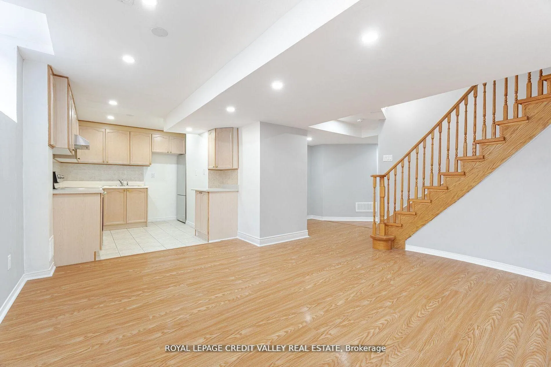 Photo 39 of 12 Greenhalf Drive, Ajax, South East — HOMEH