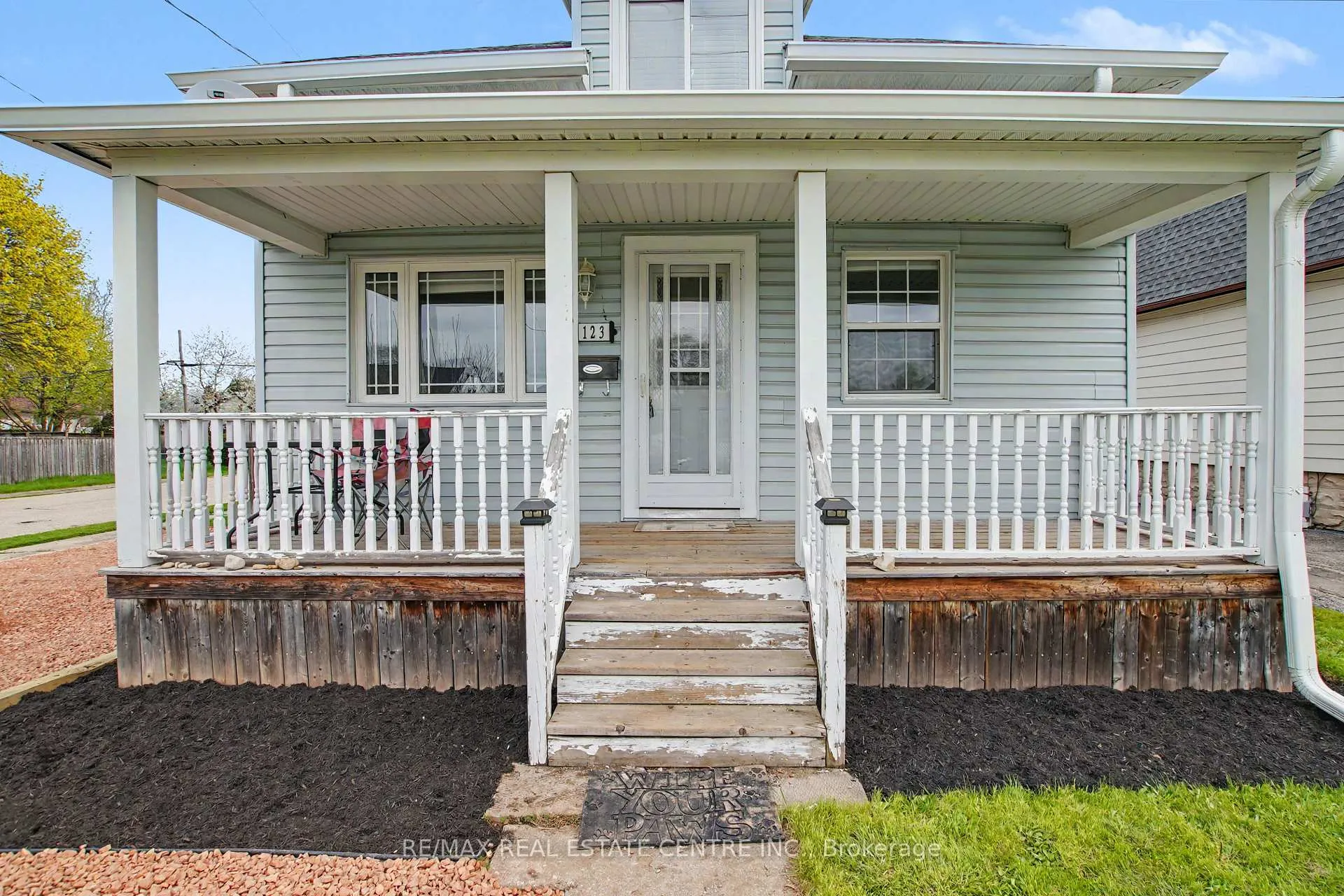 Front of 123 Norfolk Avenue