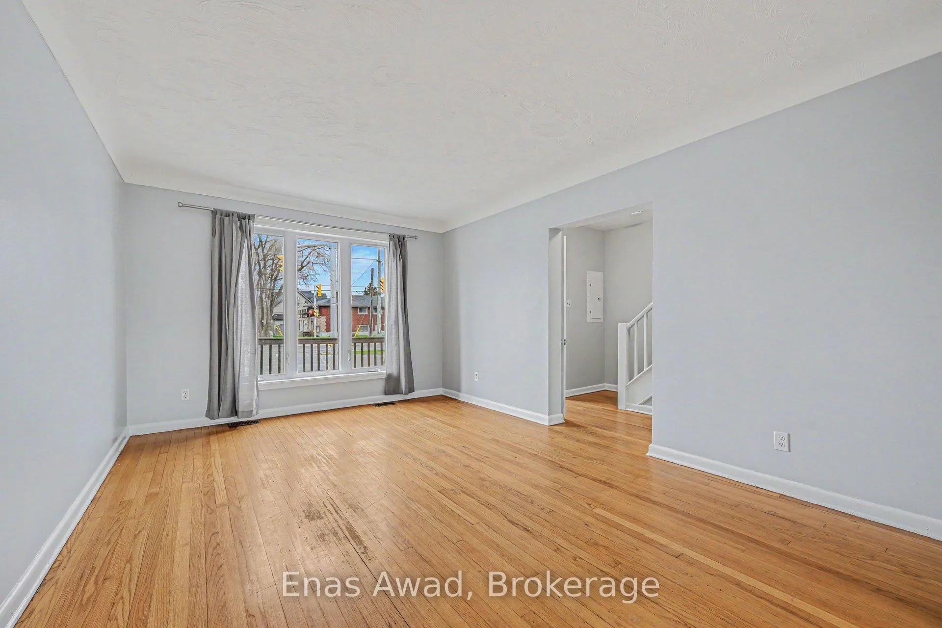 Photo 5 of Unit A, 1677 Baseline Road, Ottawa, Bel Air Heights — HOMEH