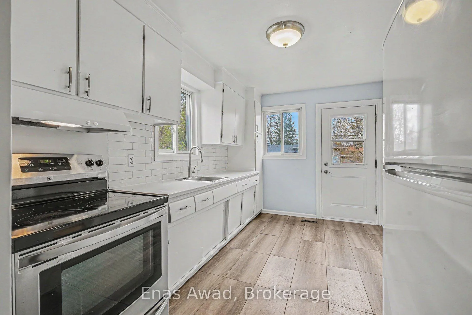Photo 9 of Unit A, 1677 Baseline Road, Ottawa, Bel Air Heights — HOMEH
