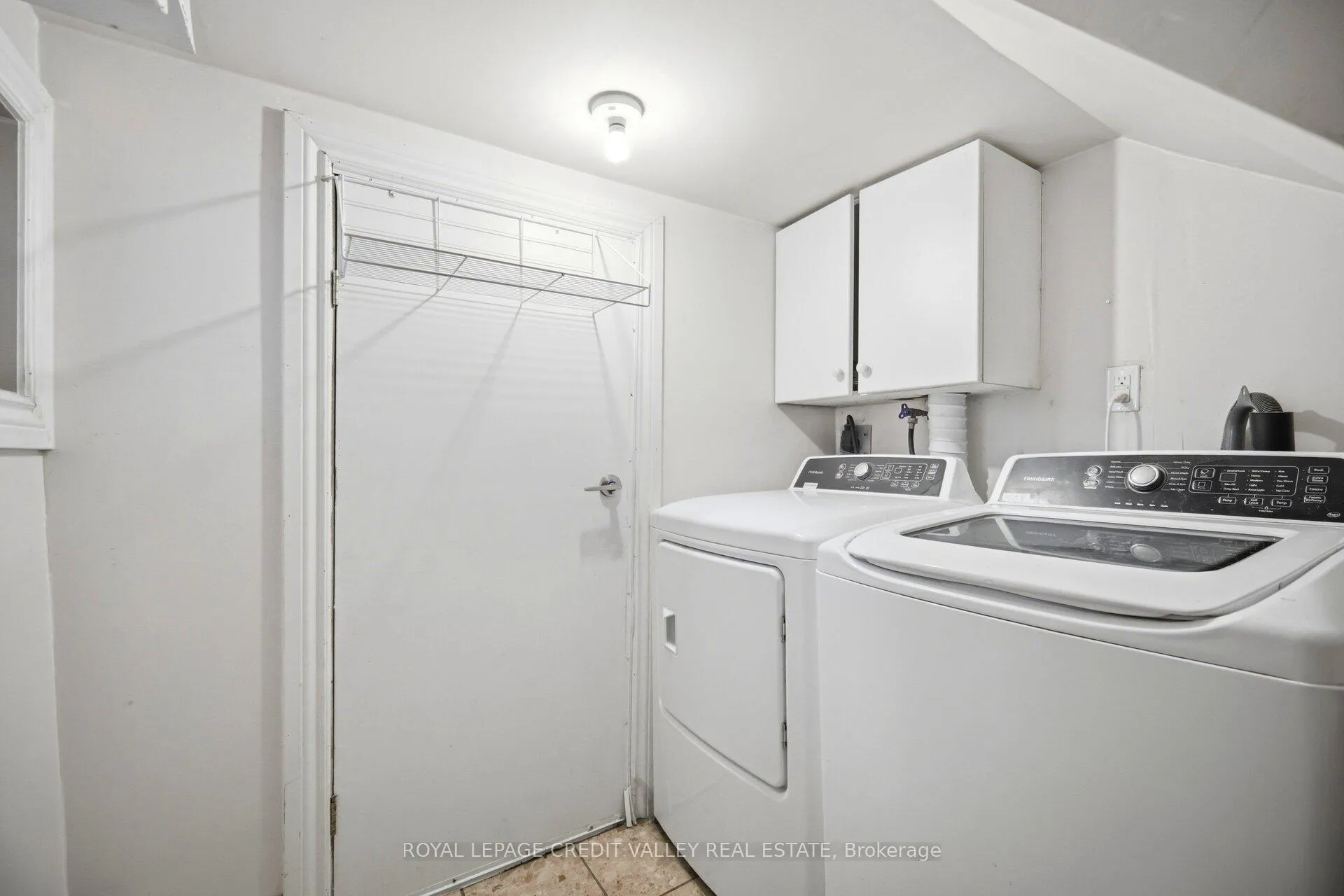 Photo 44 of 13 Cheryl Court, Brampton, Brampton North — HOMEH