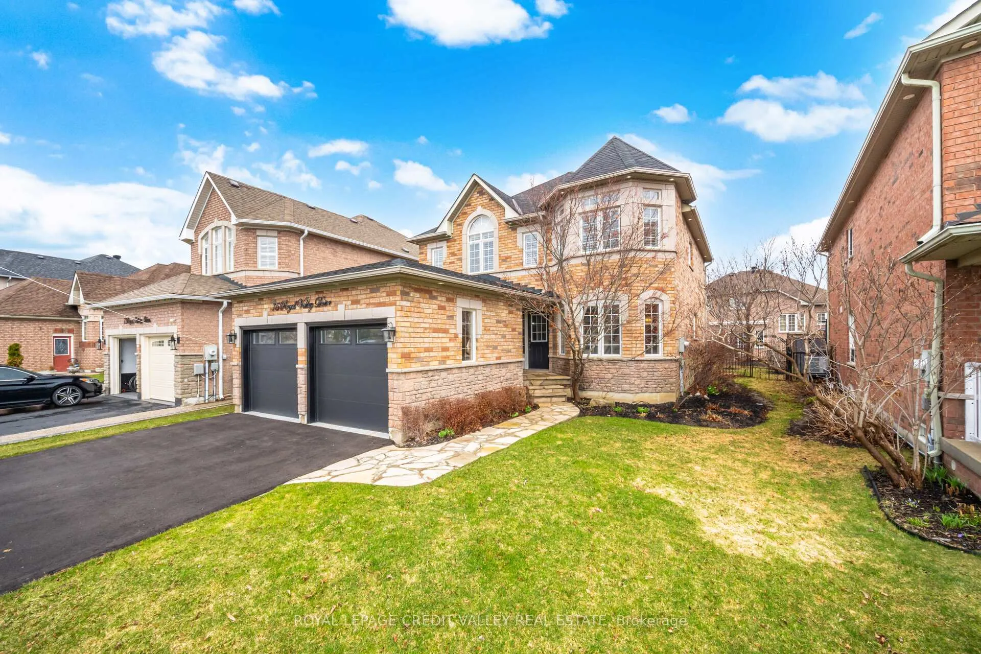 Photo 2 of 75 Royal Valley Drive S, Caledon, Rural Caledon — HOMEH