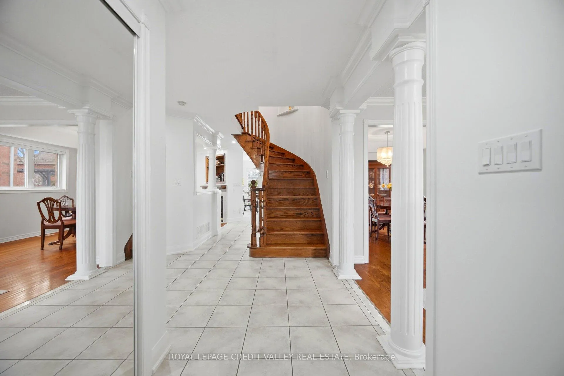 Photo 6 of 75 Royal Valley Drive S, Caledon, Rural Caledon — HOMEH