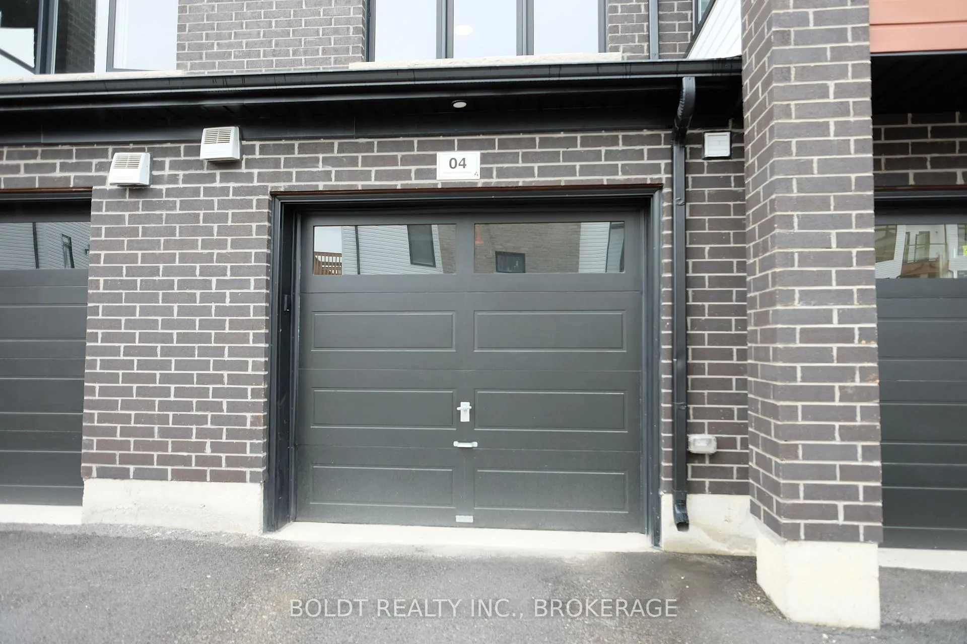 Photo 4 of 4 Sidney Rose Common, St. Catharines, Glendale/Glenridge — HOMEH