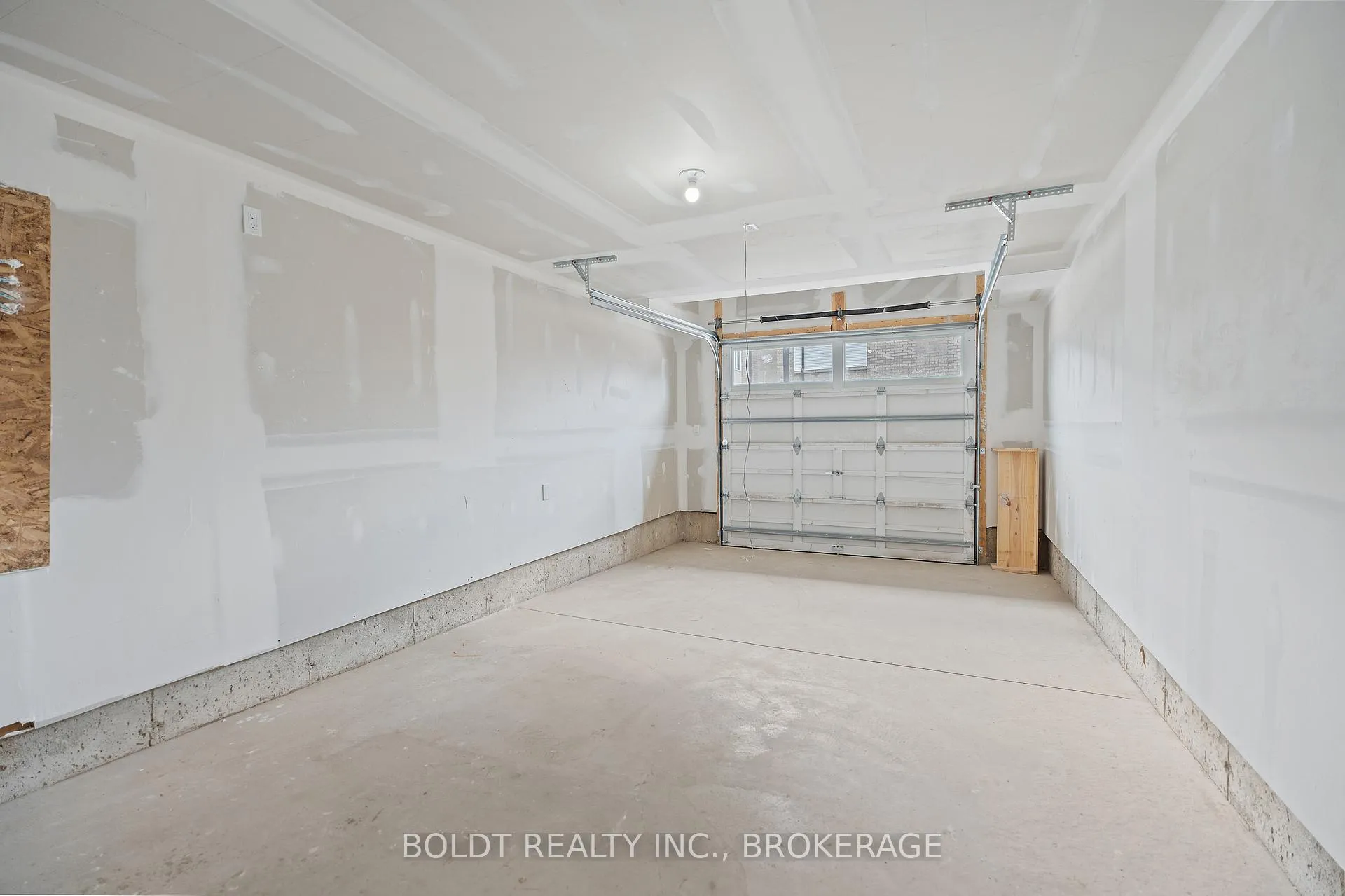 Photo 29 of 4 Sidney Rose Common, St. Catharines, Glendale/Glenridge — HOMEH
