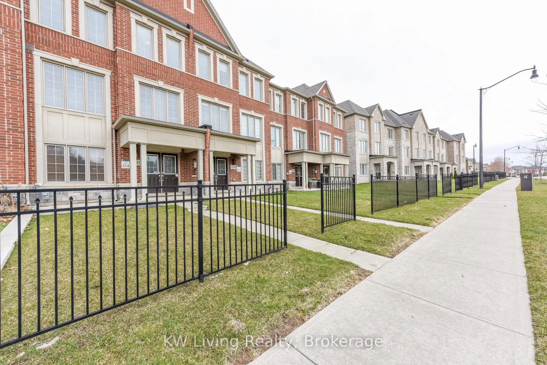 Photo 3 of 8593 Financial Drive, Brampton, Bram West — HOMEH