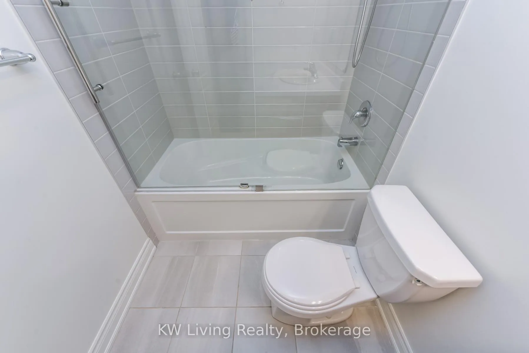 Photo 6 of 8593 Financial Drive, Brampton, Bram West — HOMEH