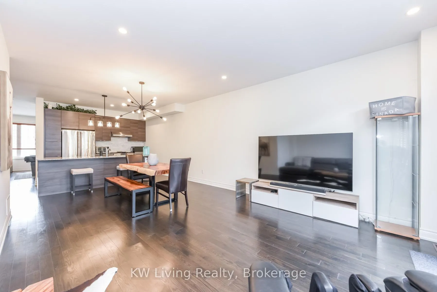 Photo 9 of 8593 Financial Drive, Brampton, Bram West — HOMEH