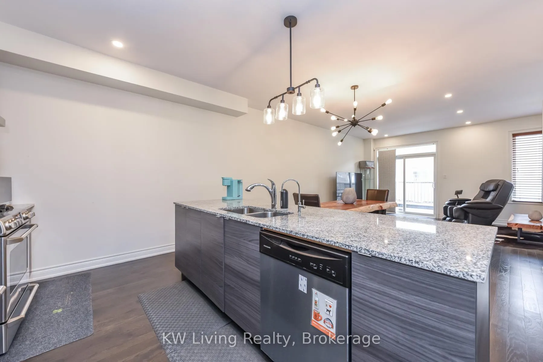Photo 12 of 8593 Financial Drive, Brampton, Bram West — HOMEH