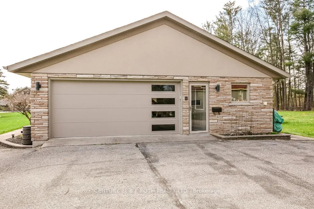 Photo 2 of 12 Noraline Avenue, Springwater, Midhurst — HOMEH