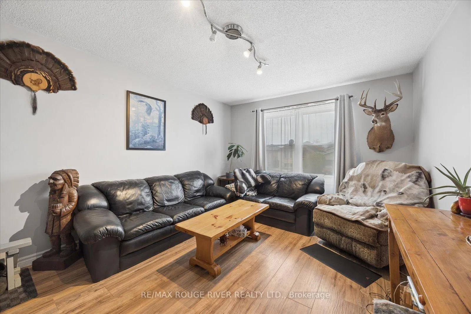 Photo 2 of 79 Broadlands Crescent, Clarington, Courtice — HOMEH