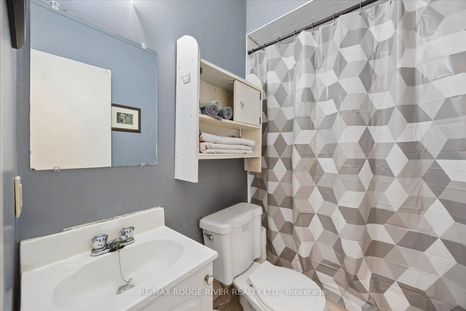 Photo 18 of 79 Broadlands Crescent, Clarington, Courtice — HOMEH