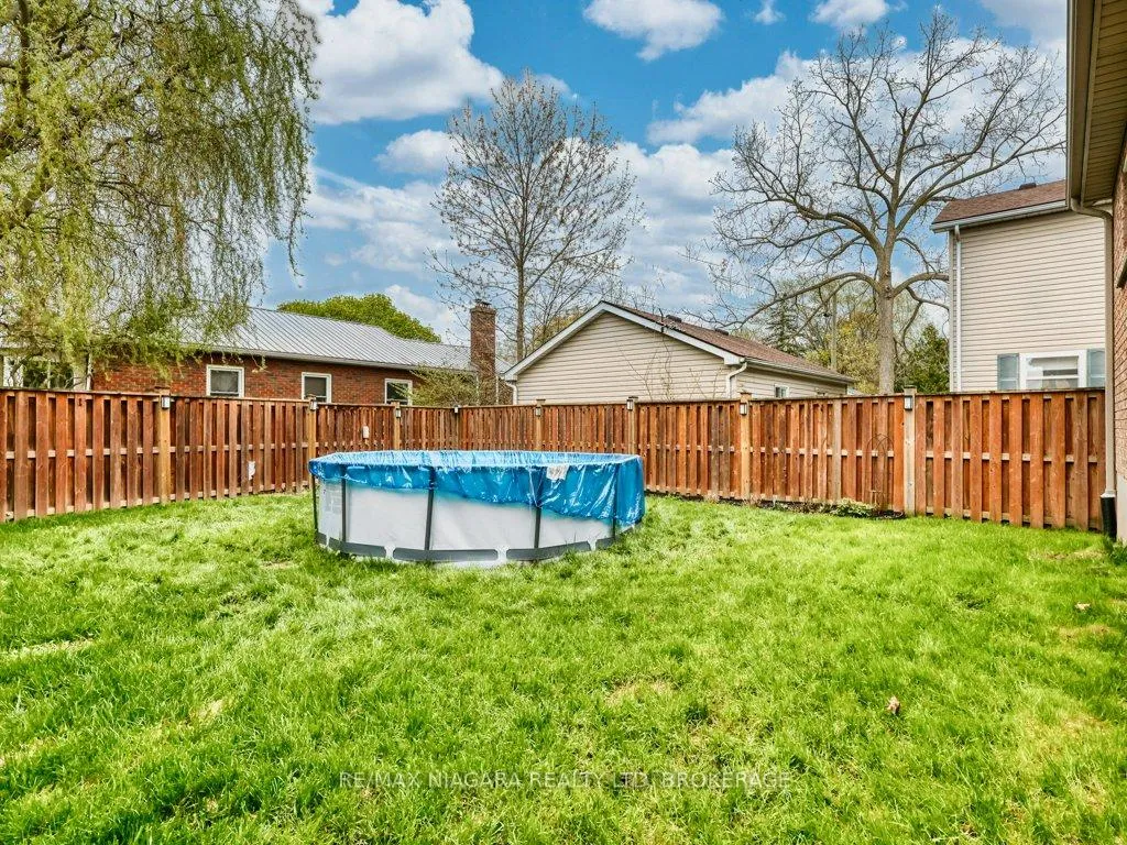 Photo 5 of 8110 Lamont Avenue, Niagara Falls, Chippawa — HOMEH