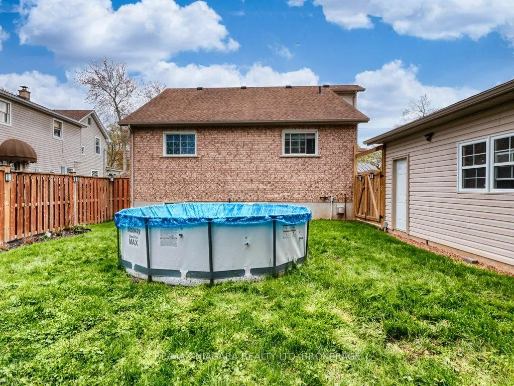 Photo 7 of 8110 Lamont Avenue, Niagara Falls, Chippawa — HOMEH