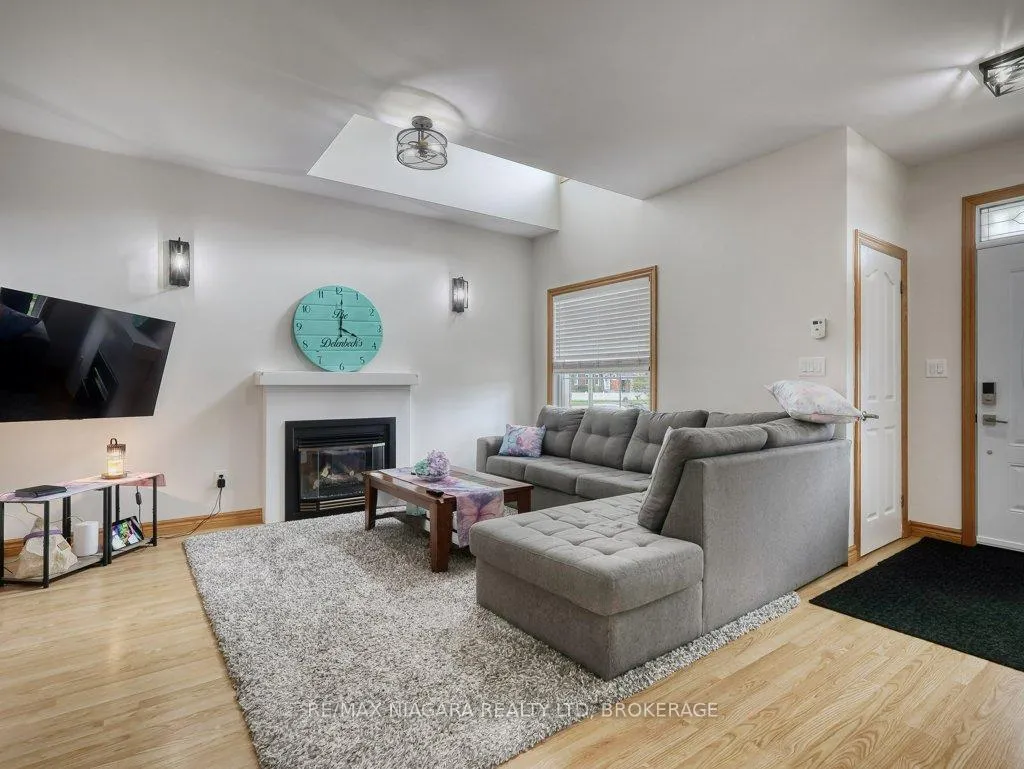 Photo 8 of 8110 Lamont Avenue, Niagara Falls, Chippawa — HOMEH
