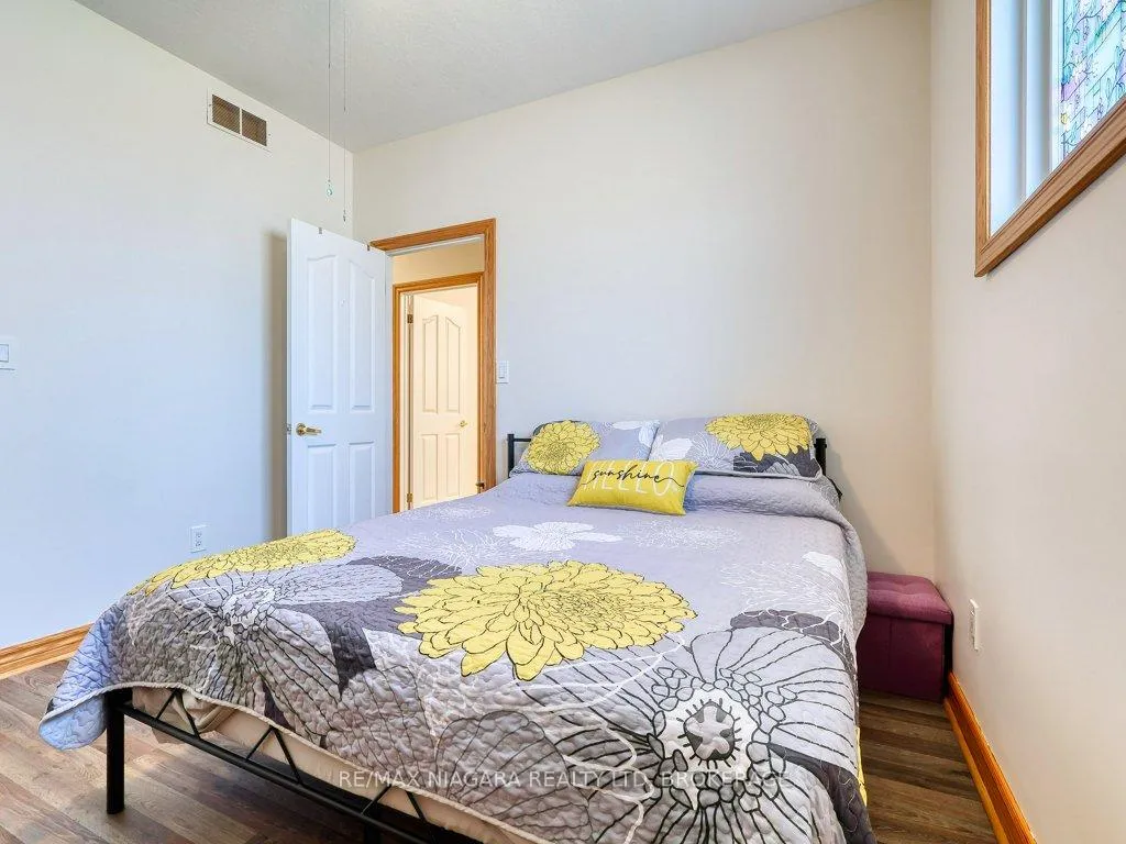 Photo 33 of 8110 Lamont Avenue, Niagara Falls, Chippawa — HOMEH