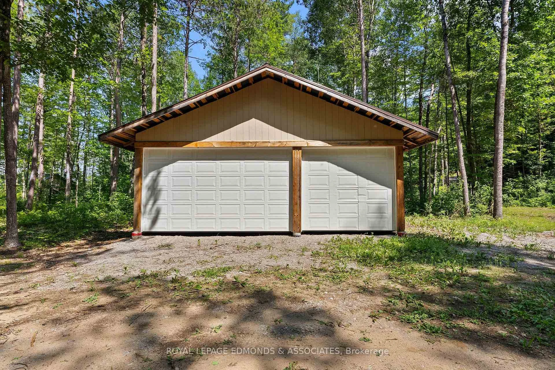 Photo 10 of 290 Hennessy Trail, Whitewater Region, Whitewater Region — HOMEH