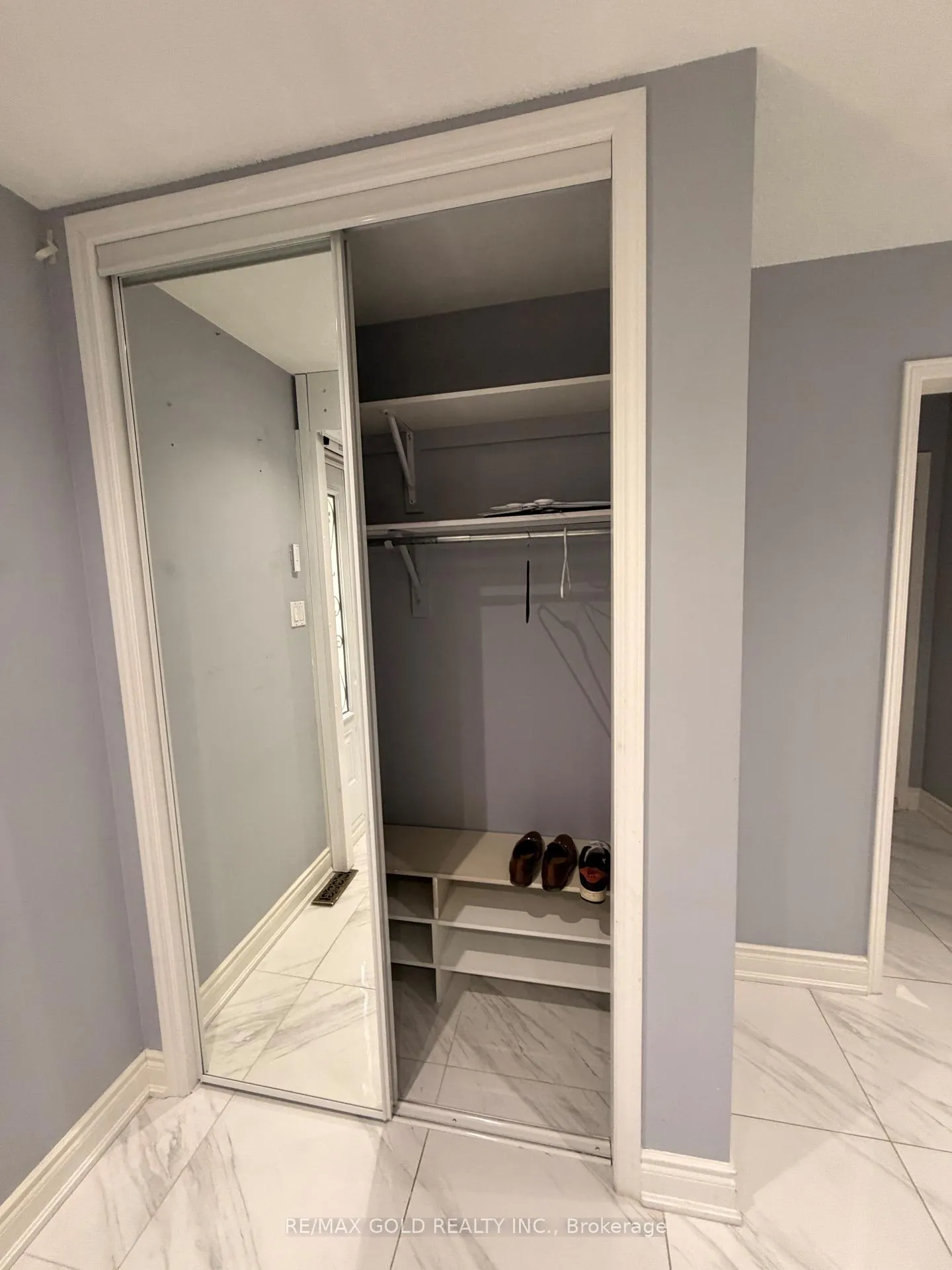 Photo 4 of Unit Main Floor, 11 Sunforest Drive, Brampton, Heart Lake West — HOMEH