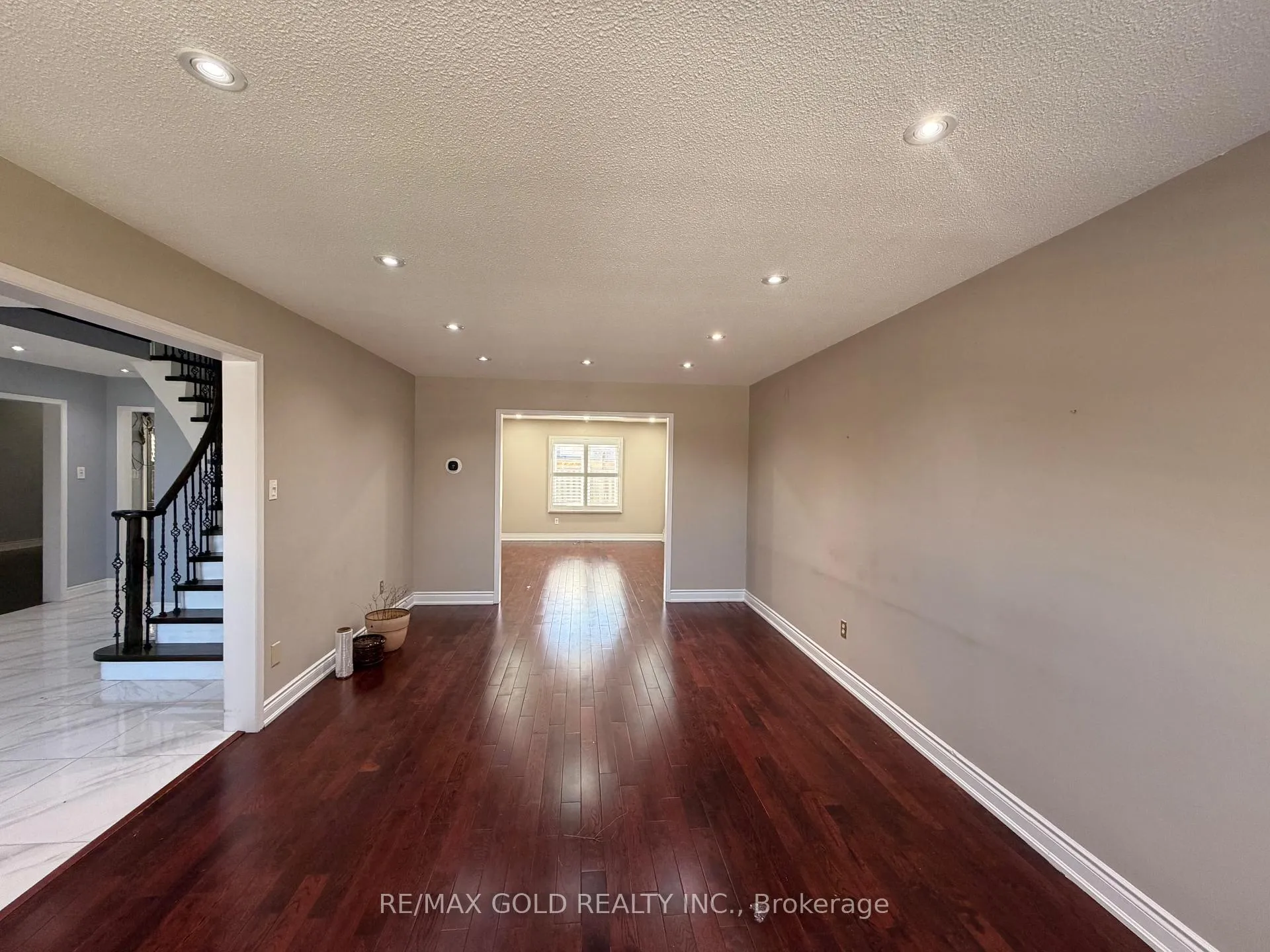Photo 6 of Unit Main Floor, 11 Sunforest Drive, Brampton, Heart Lake West — HOMEH