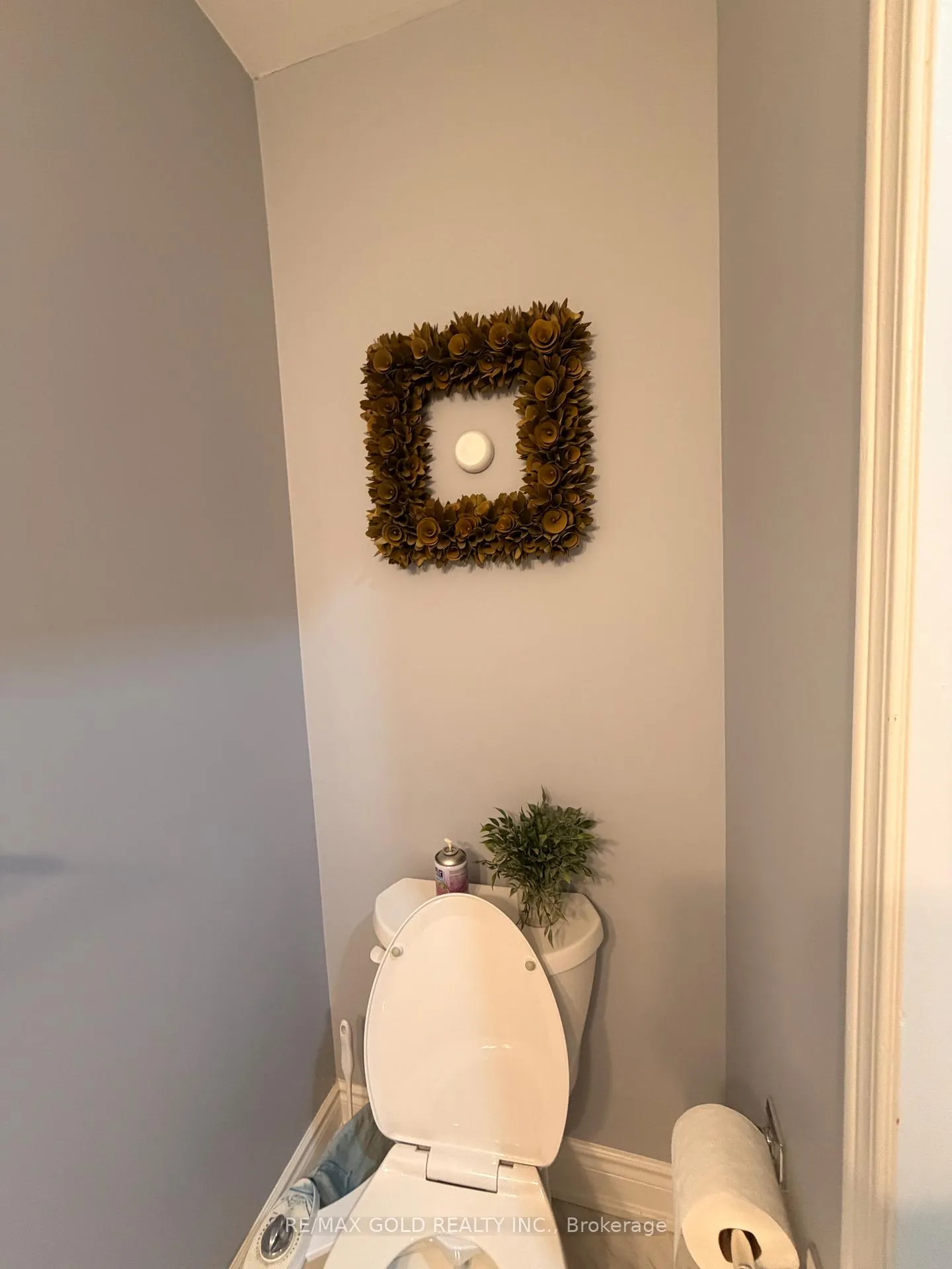Photo 8 of Unit Main Floor, 11 Sunforest Drive, Brampton, Heart Lake West — HOMEH