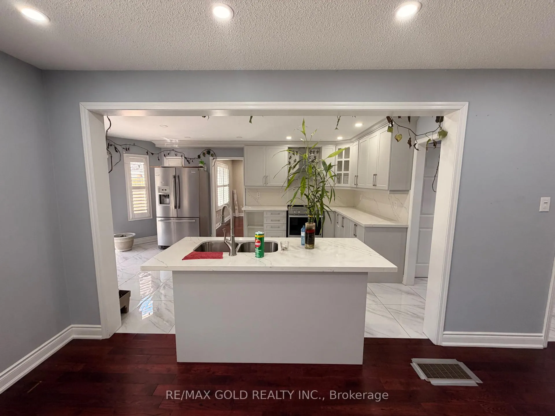 Photo 10 of Unit Main Floor, 11 Sunforest Drive, Brampton, Heart Lake West — HOMEH