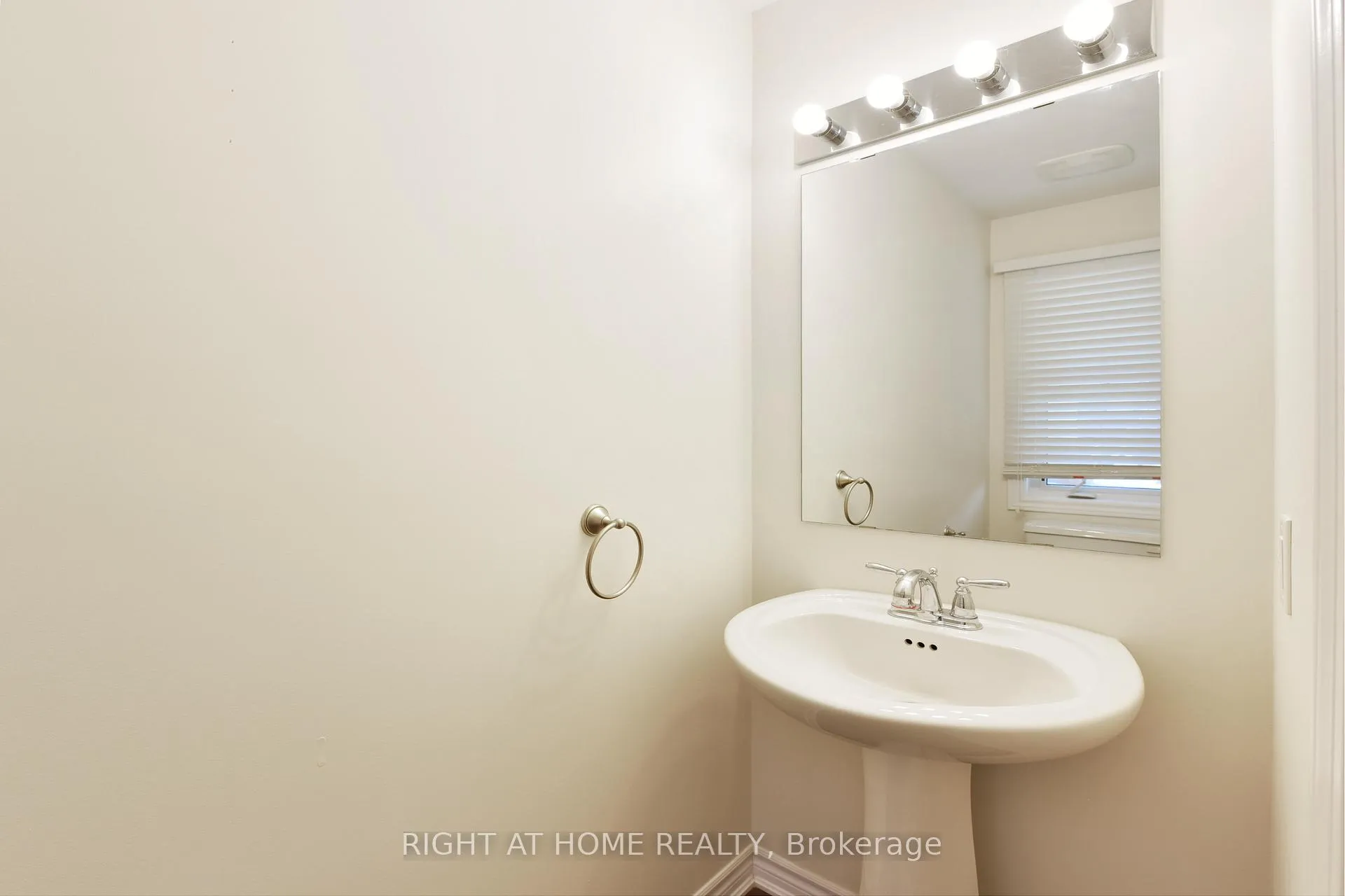 Photo 5 of 348 Gallantry Way, Ottawa, Stittsville (North) — HOMEH