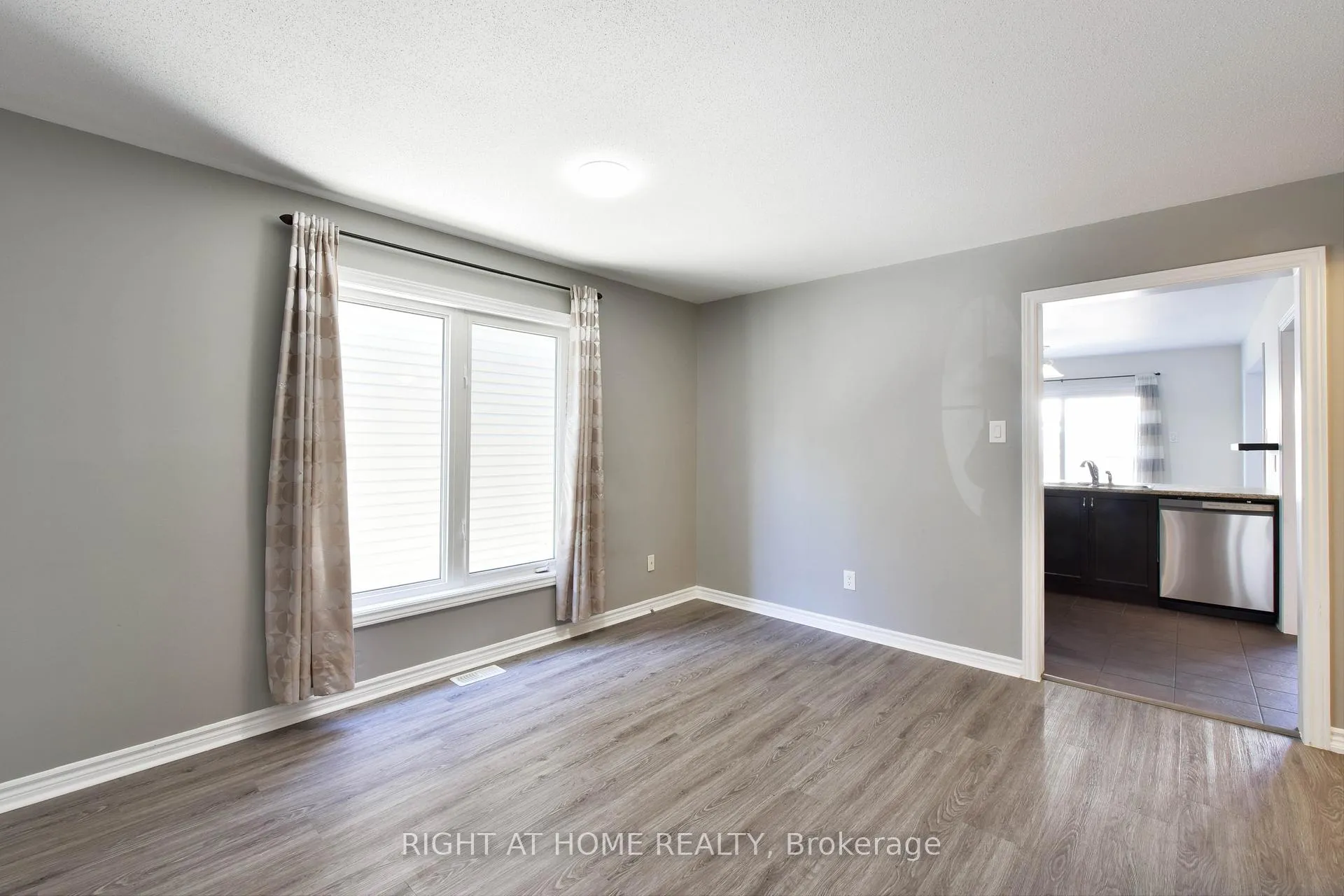 Photo 6 of 348 Gallantry Way, Ottawa, Stittsville (North) — HOMEH