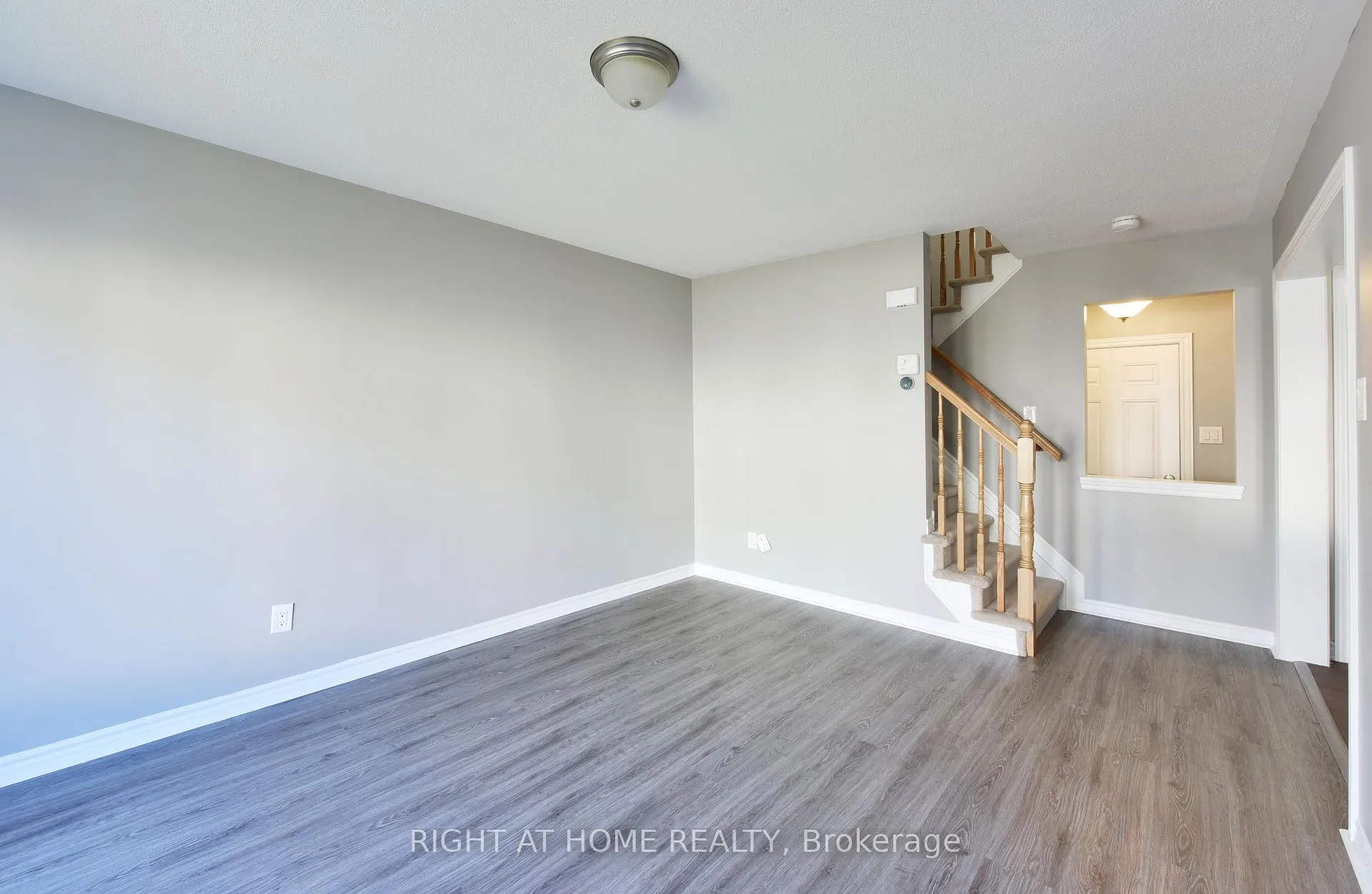 Photo 9 of 348 Gallantry Way, Ottawa, Stittsville (North) — HOMEH