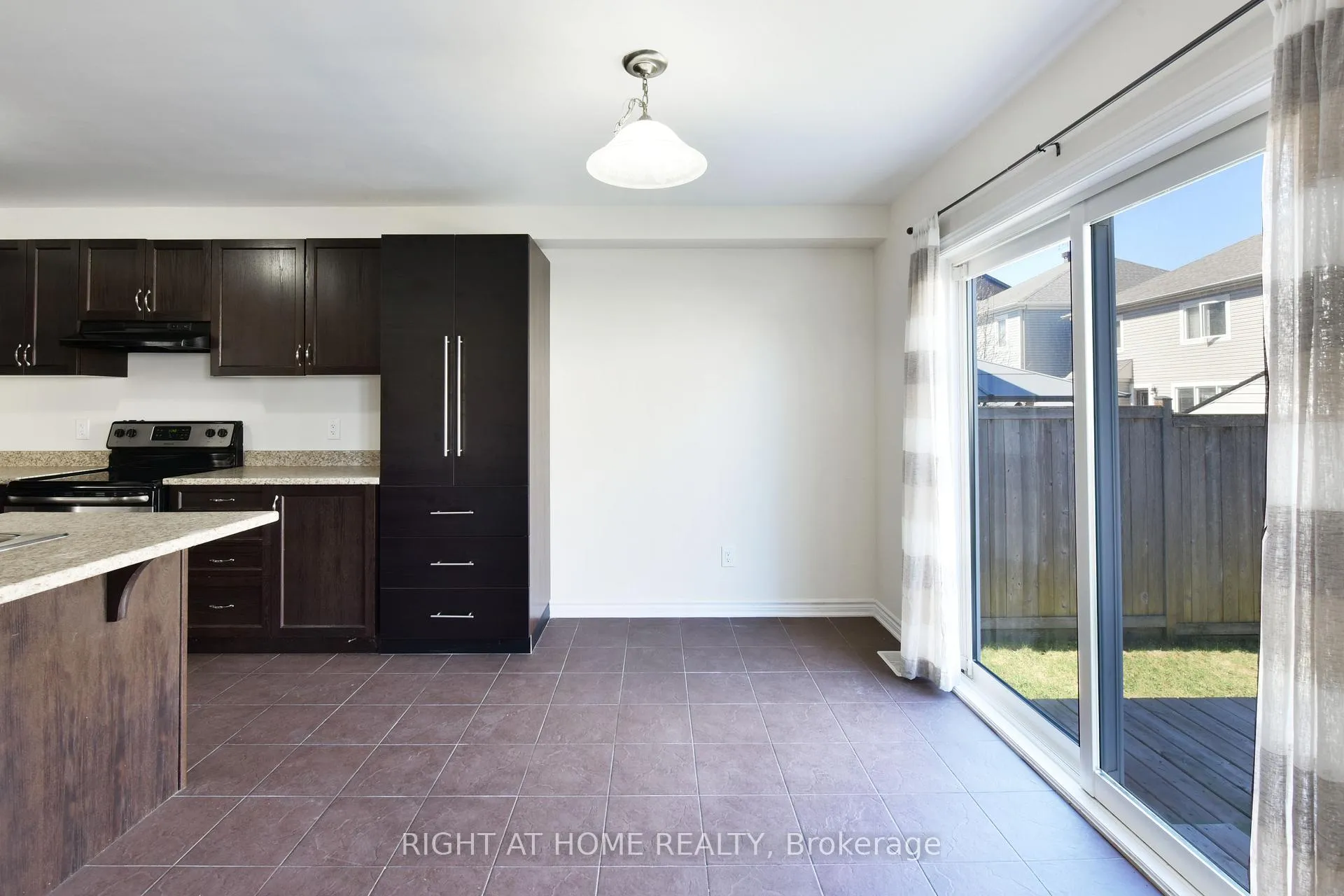 Photo 13 of 348 Gallantry Way, Ottawa, Stittsville (North) — HOMEH