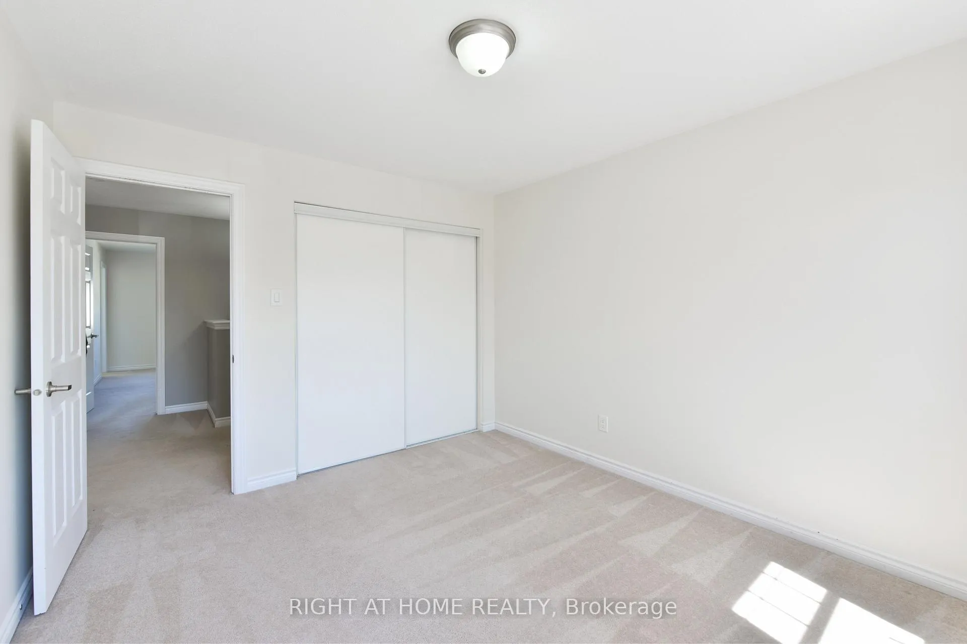 Photo 21 of 348 Gallantry Way, Ottawa, Stittsville (North) — HOMEH