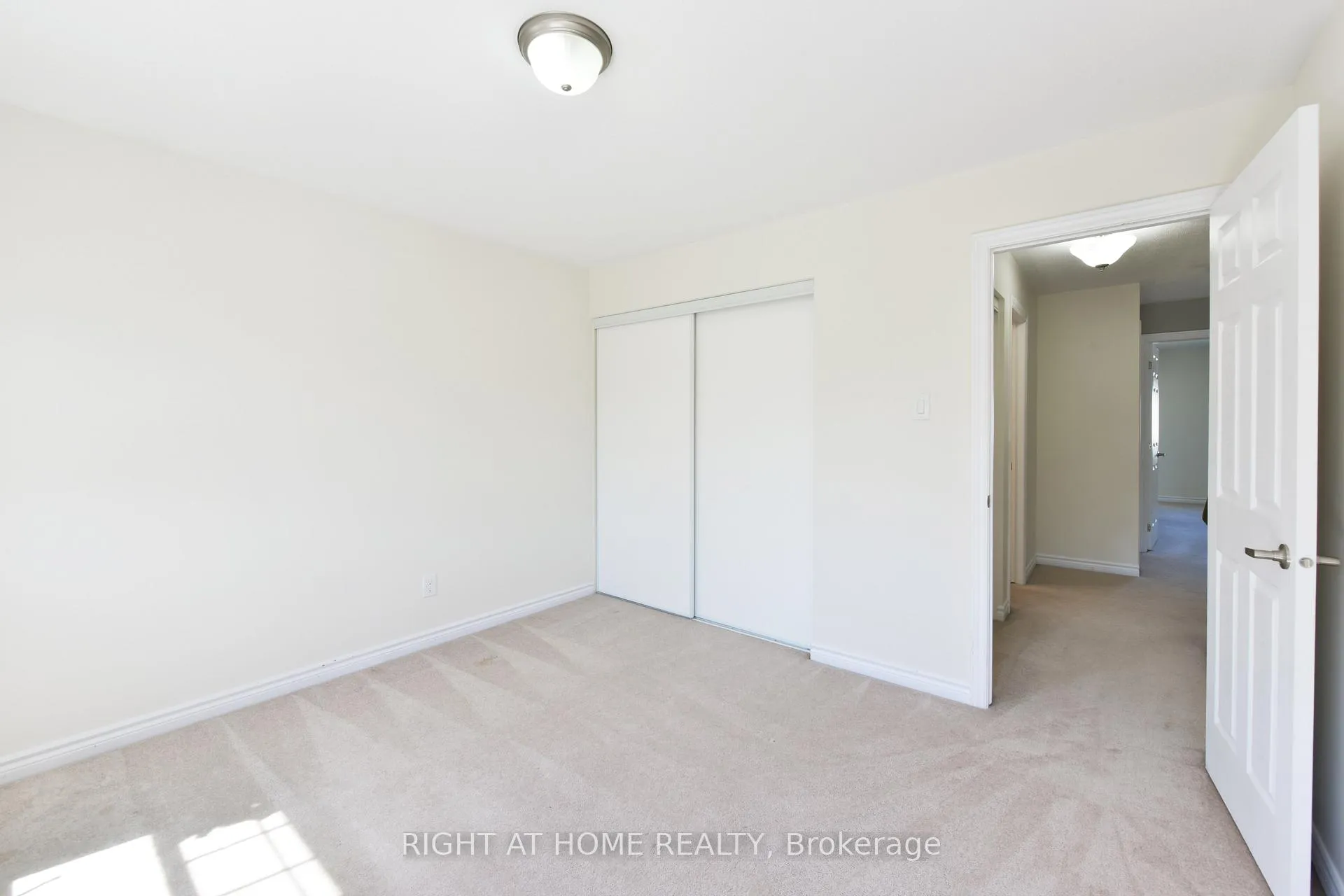 Photo 23 of 348 Gallantry Way, Ottawa, Stittsville (North) — HOMEH