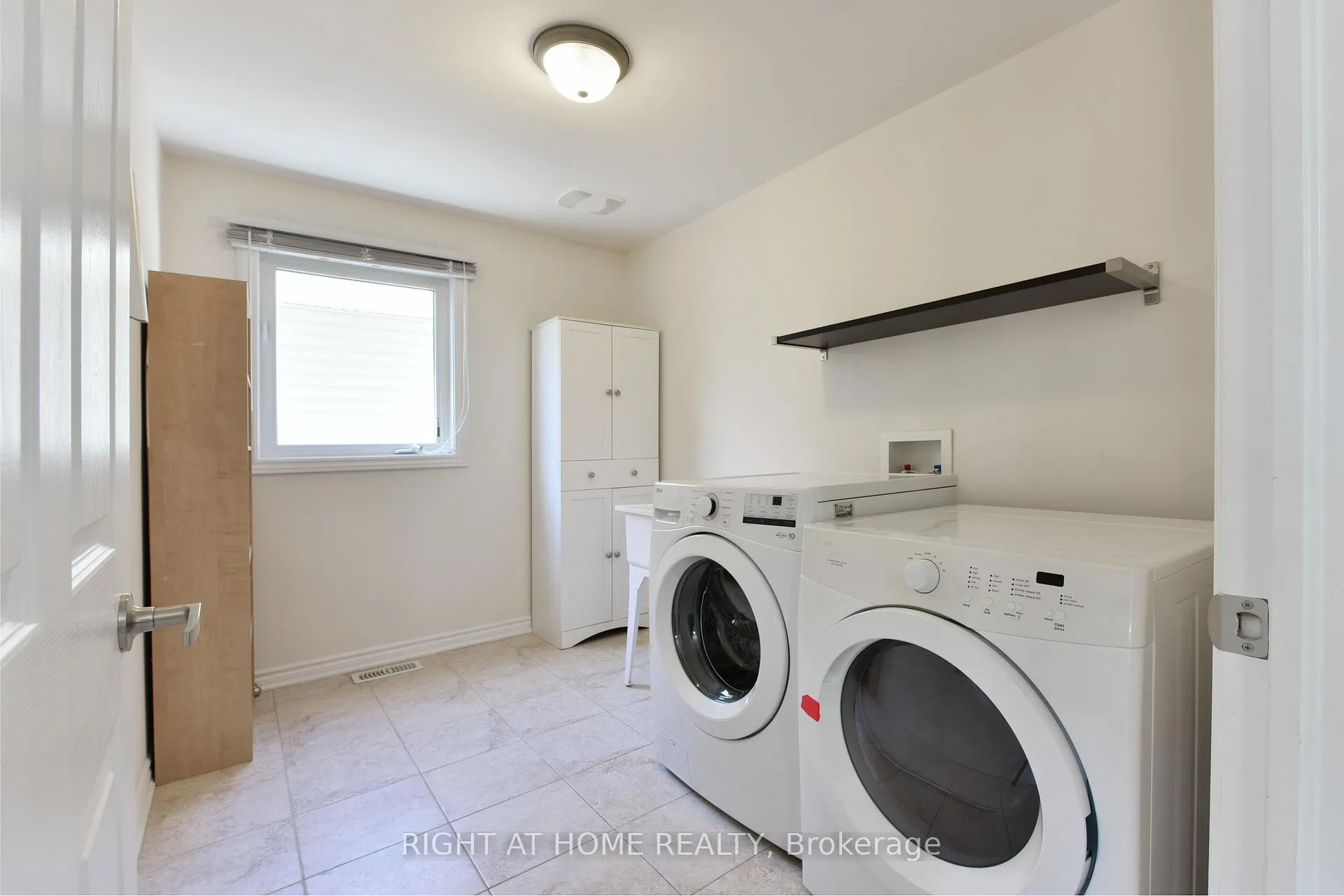 Photo 25 of 348 Gallantry Way, Ottawa, Stittsville (North) — HOMEH