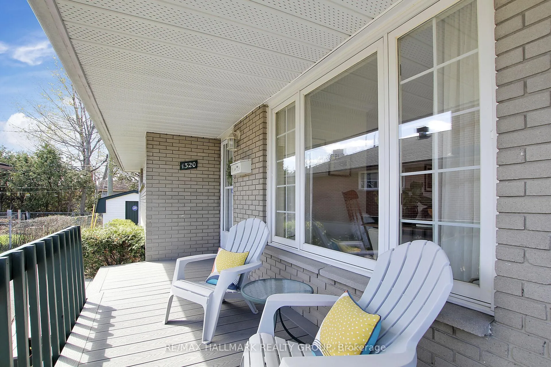 Photo 4 of 1320 Rustic Drive, Ottawa, Parkway Park — HOMEH