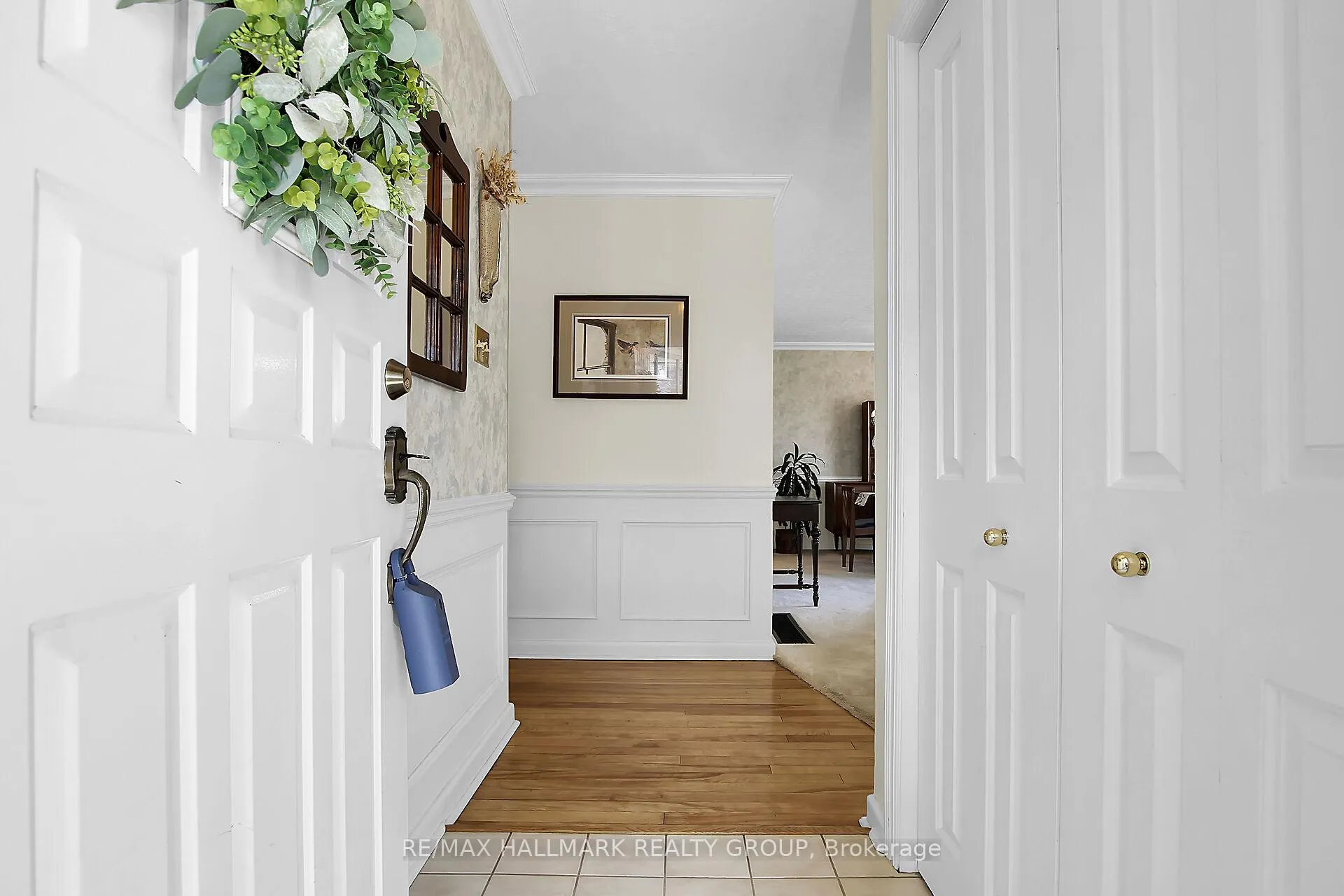 Photo 5 of 1320 Rustic Drive, Ottawa, Parkway Park — HOMEH