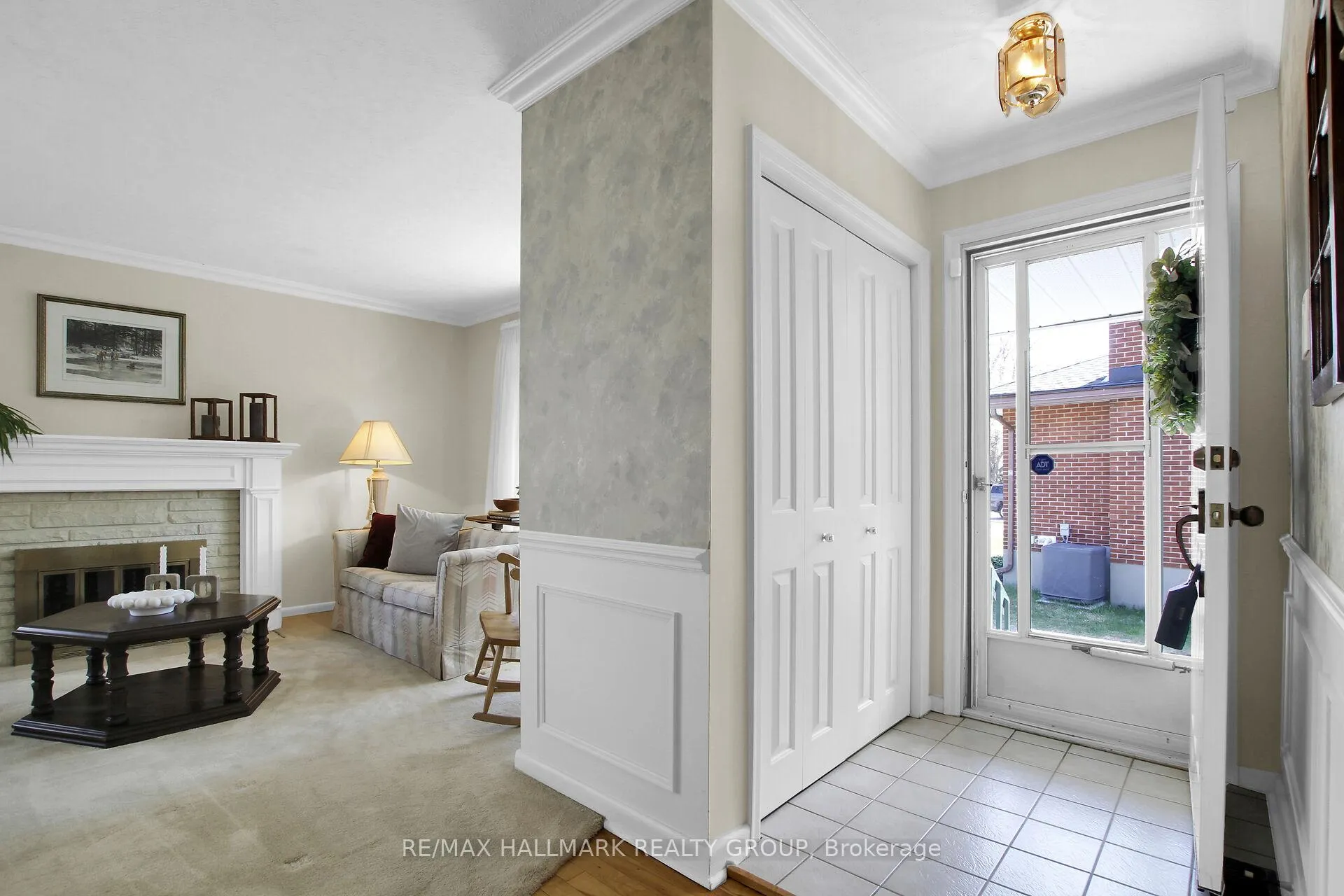 Photo 6 of 1320 Rustic Drive, Ottawa, Parkway Park — HOMEH