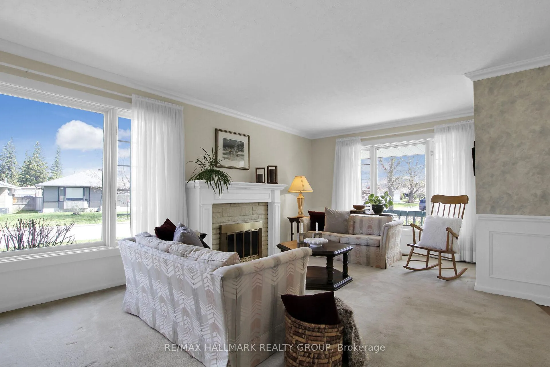 Photo 8 of 1320 Rustic Drive, Ottawa, Parkway Park — HOMEH