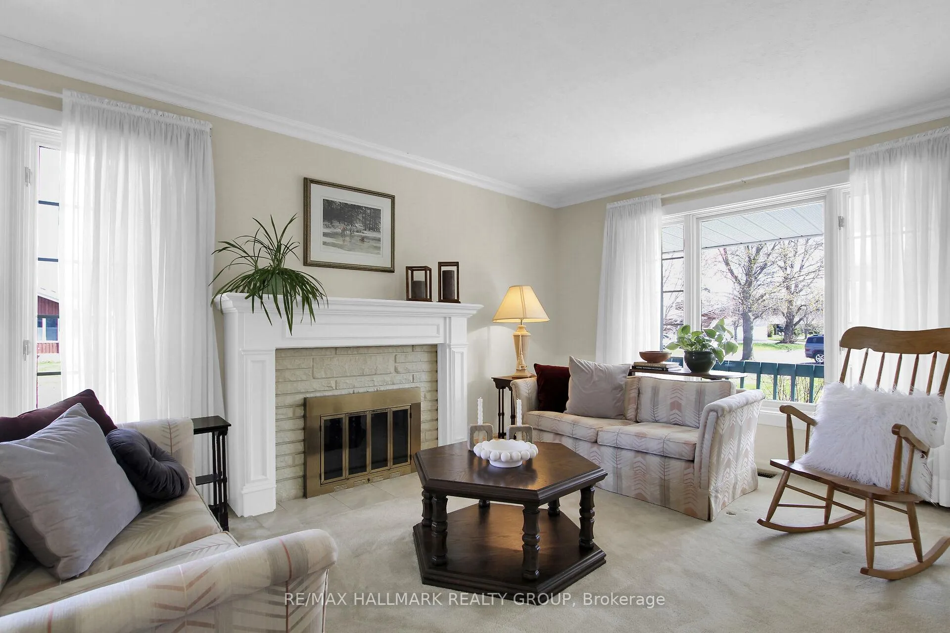 Photo 9 of 1320 Rustic Drive, Ottawa, Parkway Park — HOMEH
