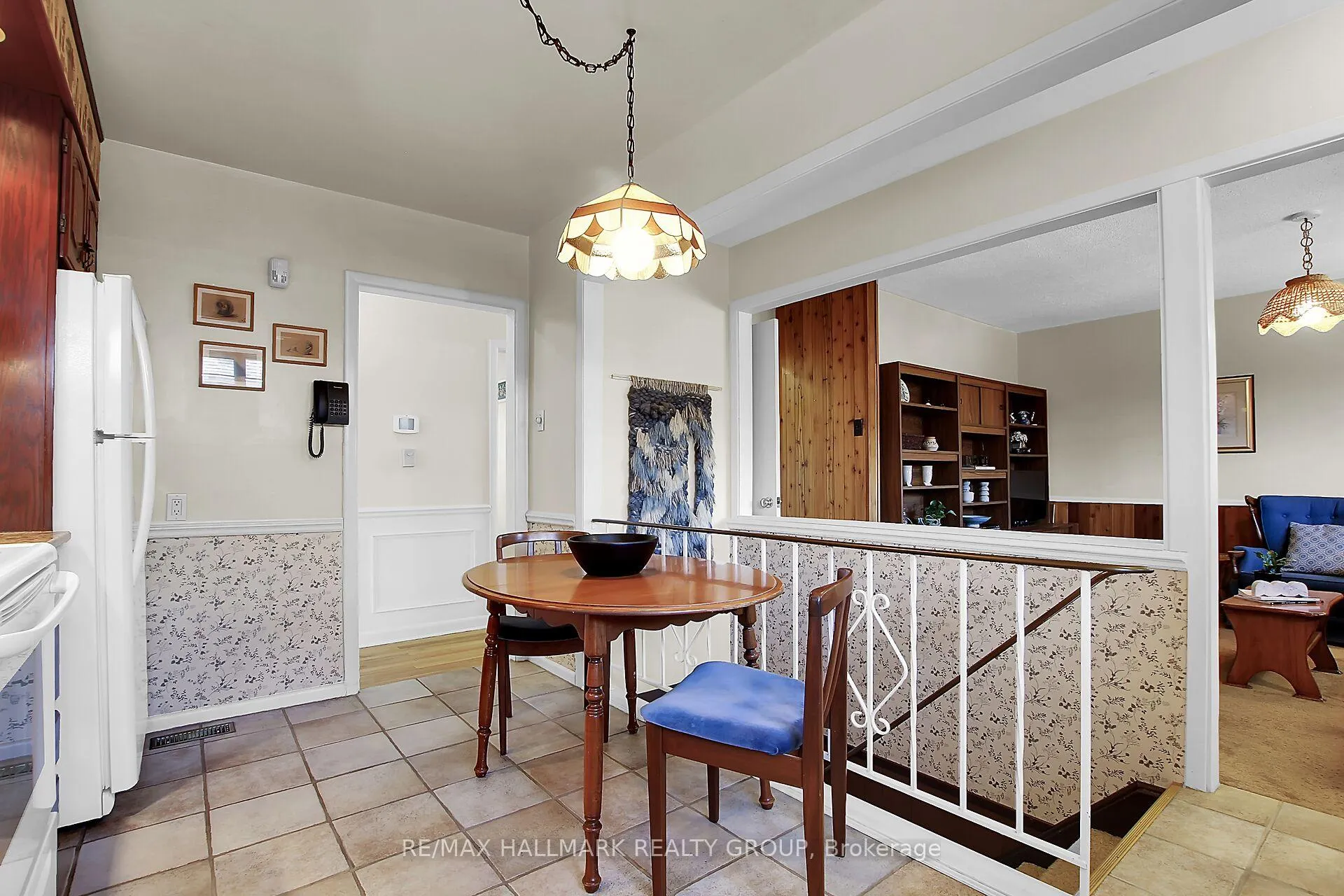 Photo 16 of 1320 Rustic Drive, Ottawa, Parkway Park — HOMEH