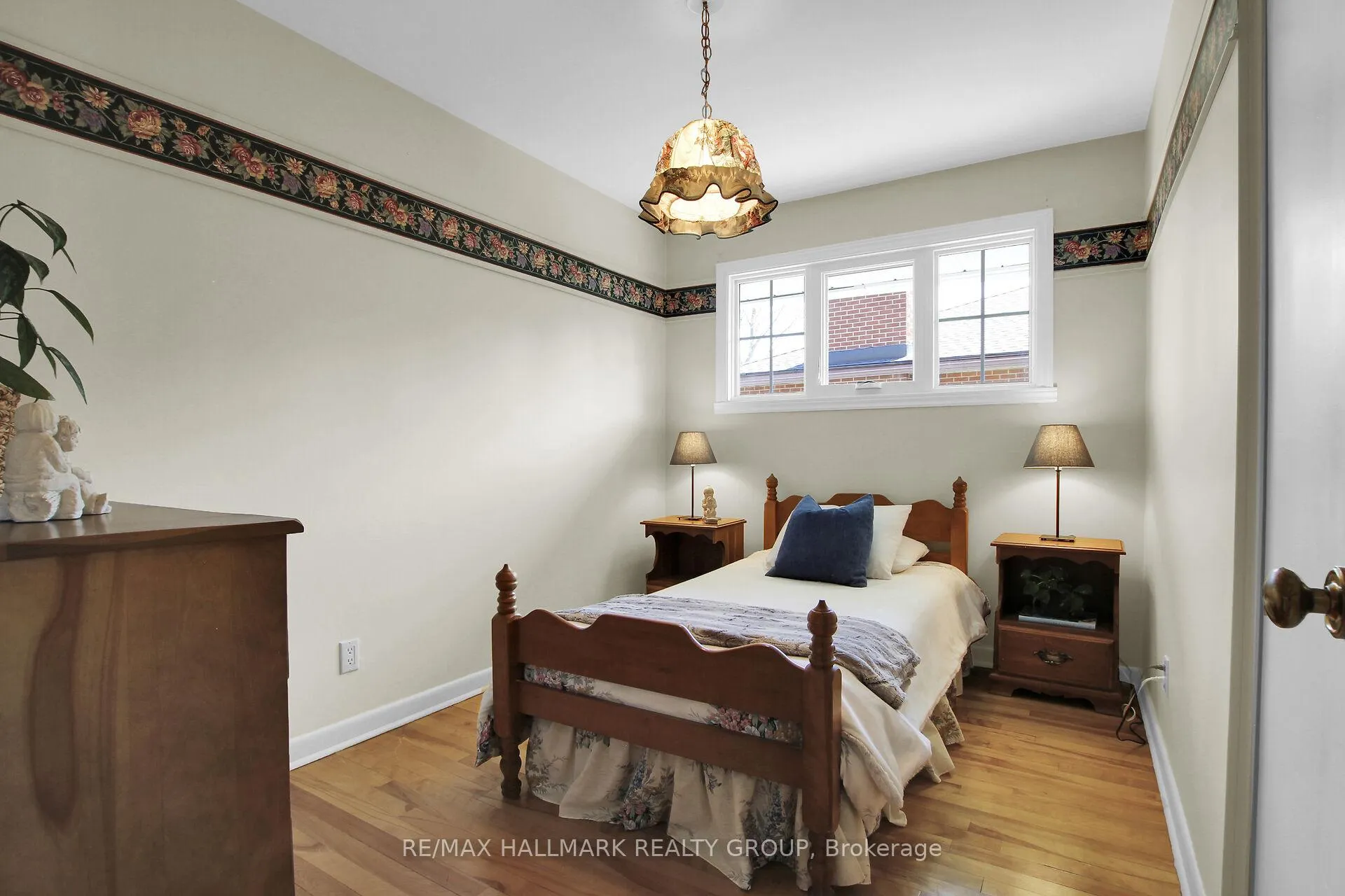 Photo 25 of 1320 Rustic Drive, Ottawa, Parkway Park — HOMEH