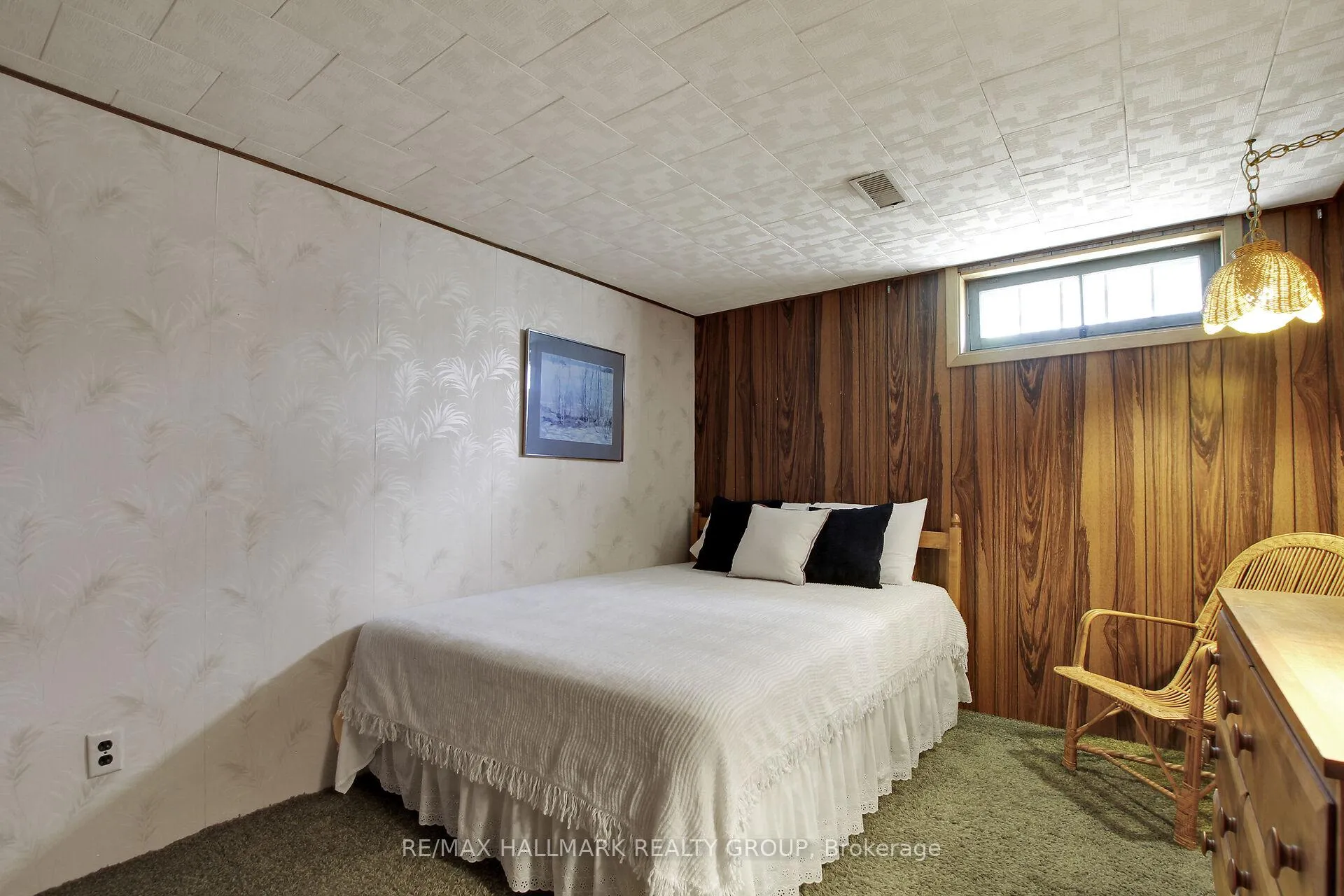 Photo 32 of 1320 Rustic Drive, Ottawa, Parkway Park — HOMEH