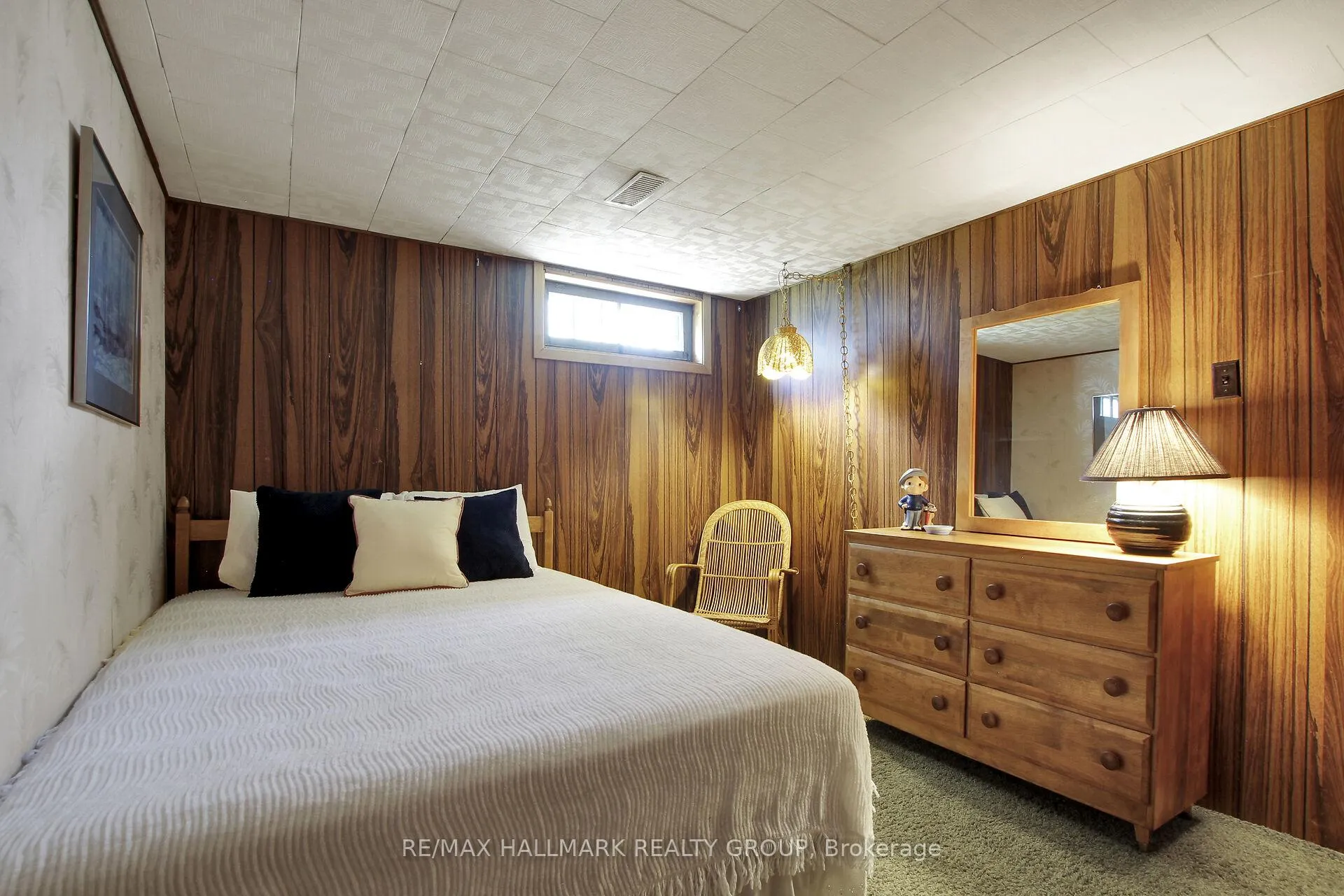 Photo 33 of 1320 Rustic Drive, Ottawa, Parkway Park — HOMEH