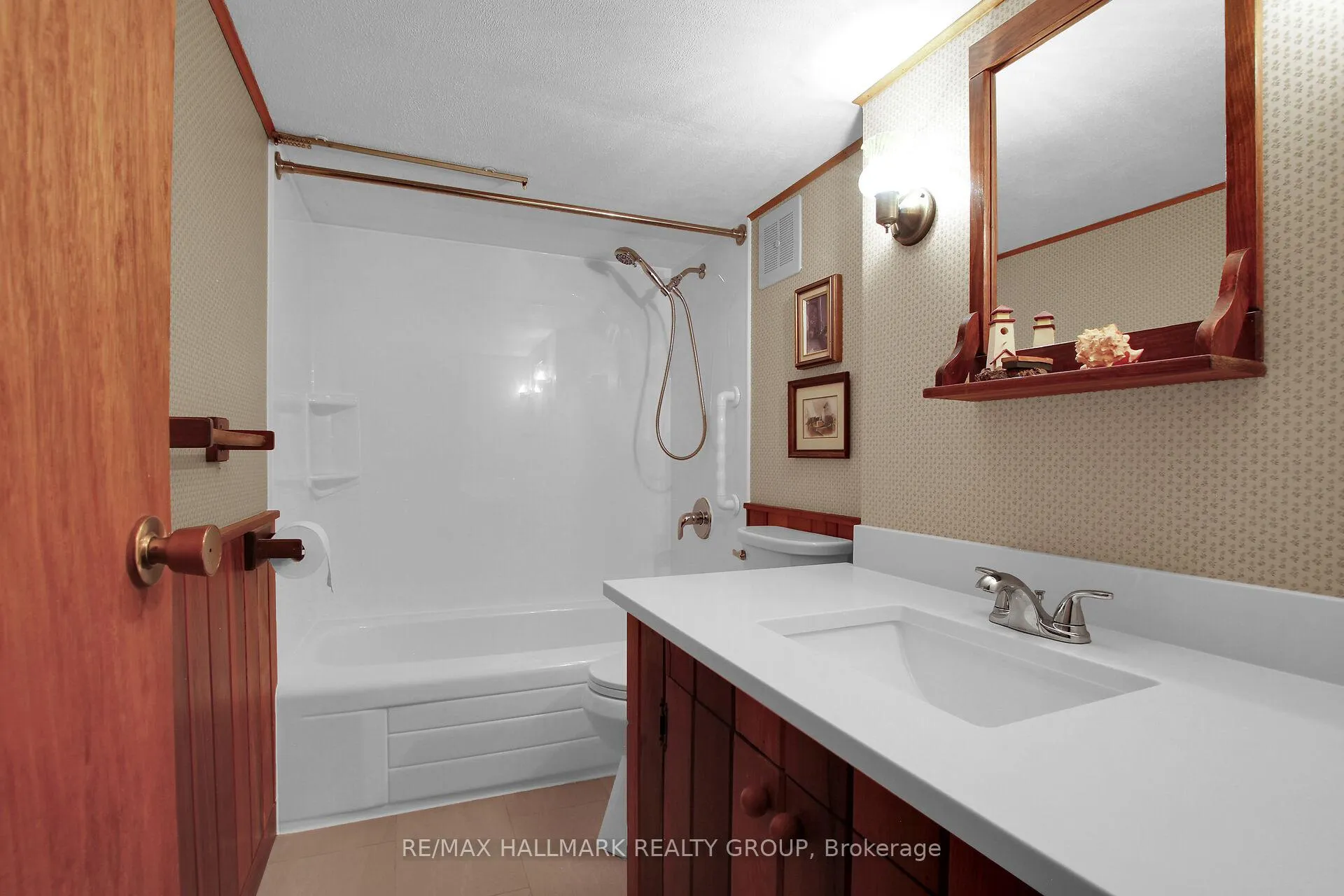 Photo 34 of 1320 Rustic Drive, Ottawa, Parkway Park — HOMEH