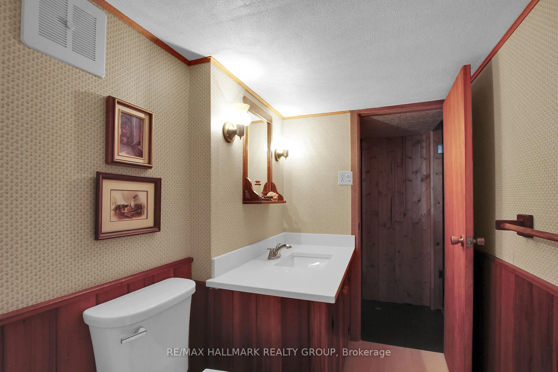 Photo 35 of 1320 Rustic Drive, Ottawa, Parkway Park — HOMEH