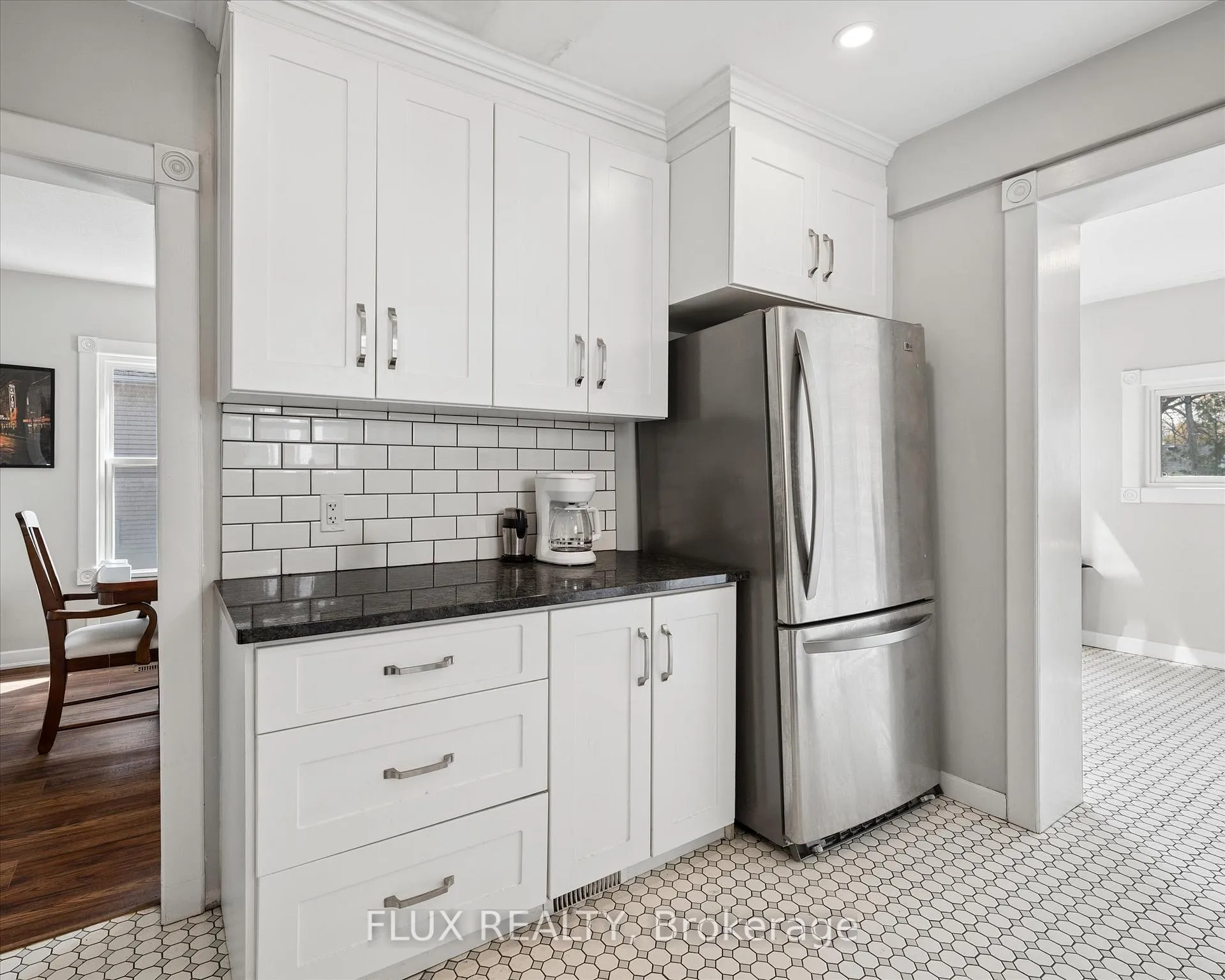 Photo 11 of 367 Victoria Street S, Kitchener, Cherry Hill — HOMEH